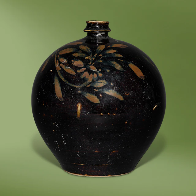 A Cizhou-Type Russet-Painted Black-Glazed Vase, Tuluping