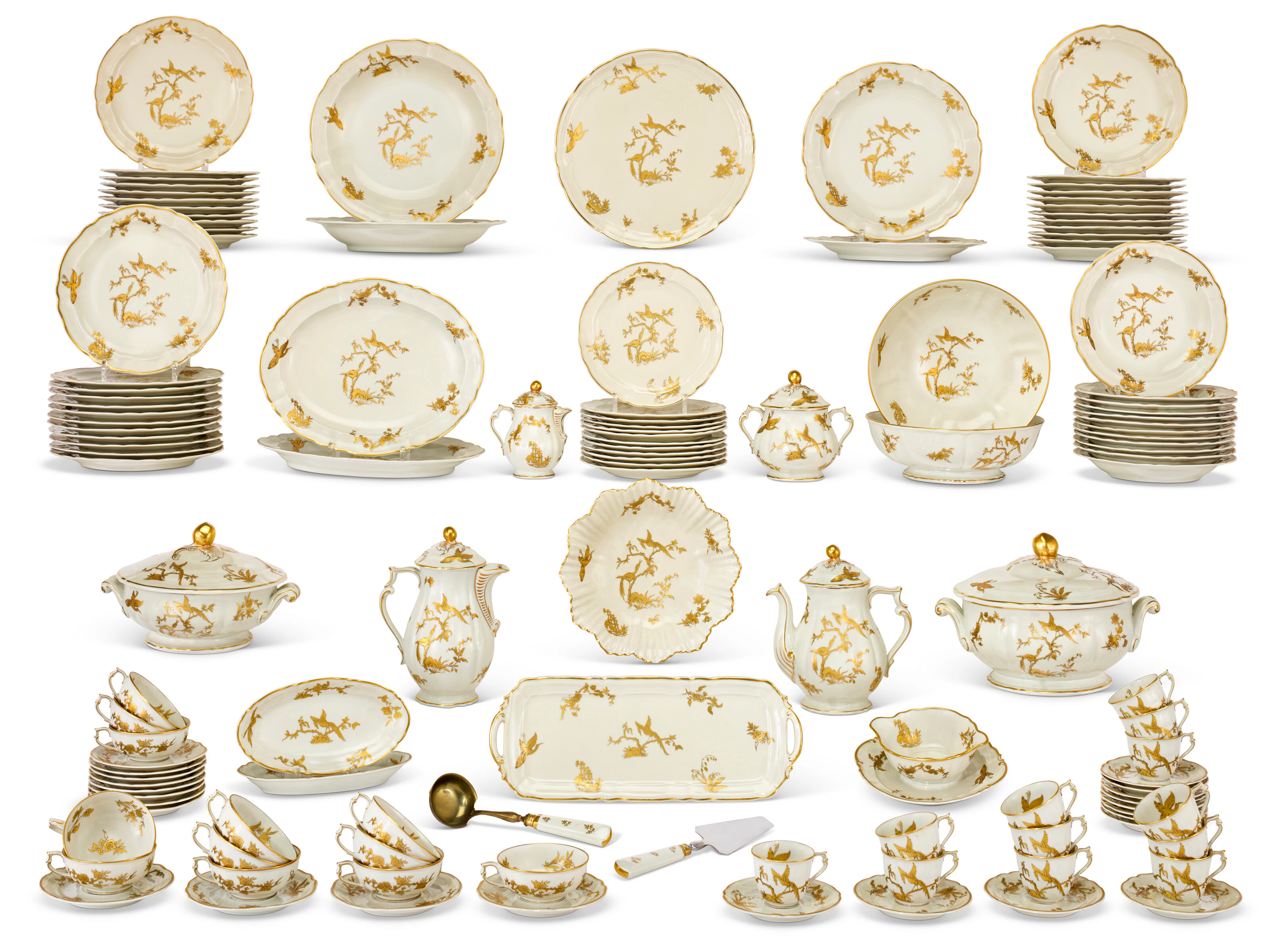 Partie De Service En Porcelaine
