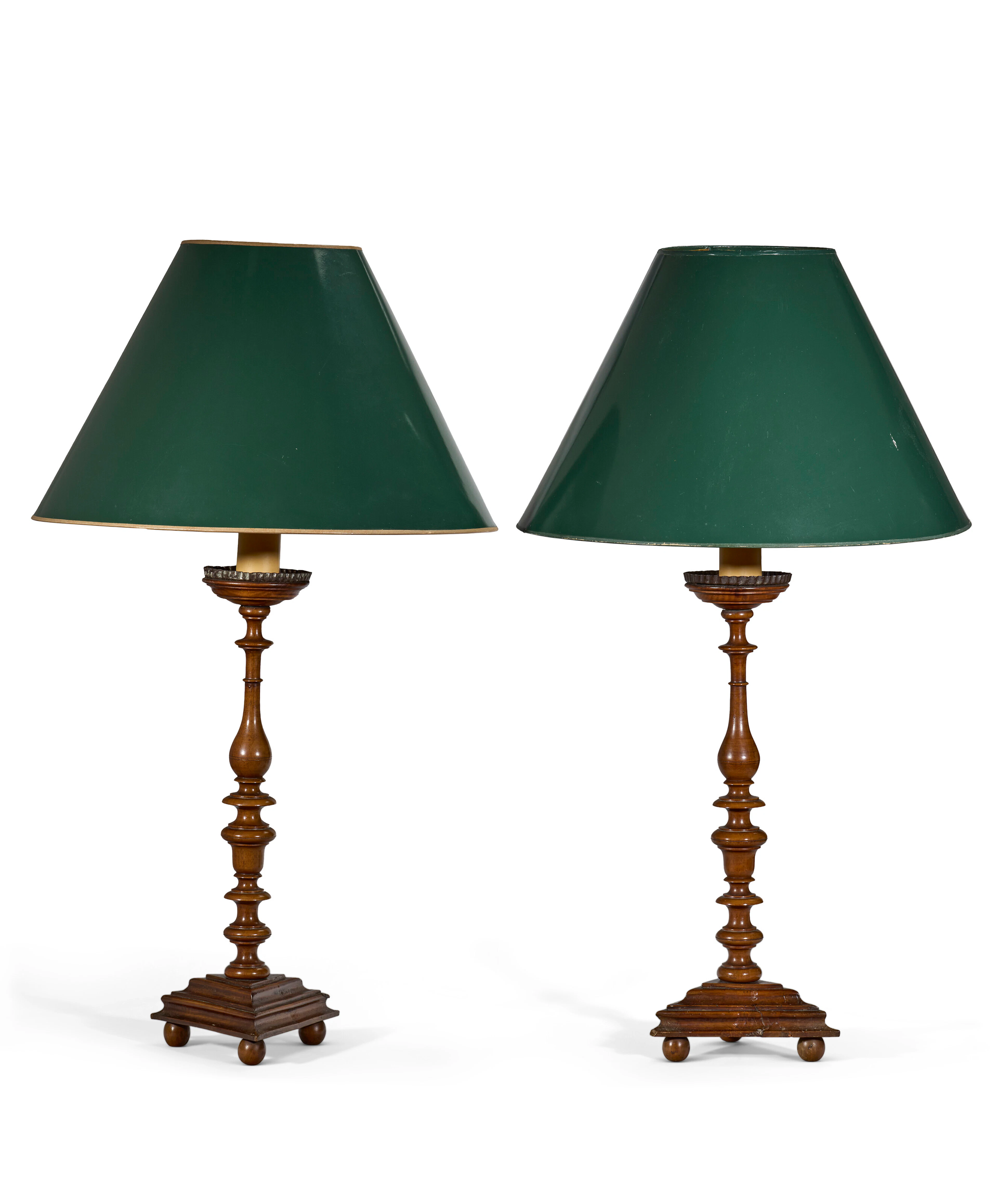 Paire De Pique-Cierges De Style Louis Xiii Montés En Lampe