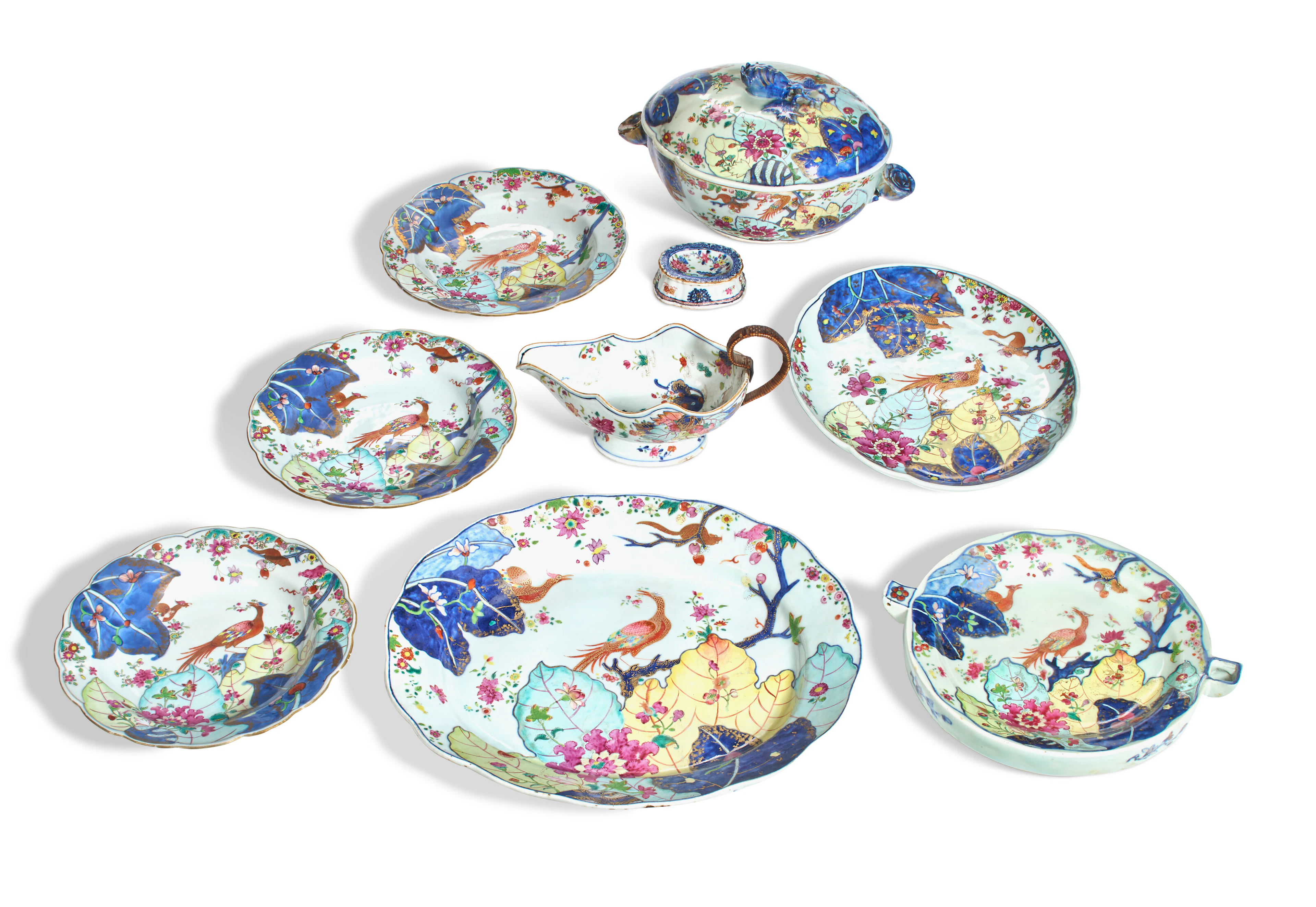 A Group of Chinese Export Porcelain 'Tobacco Leaf' Dinner Wares