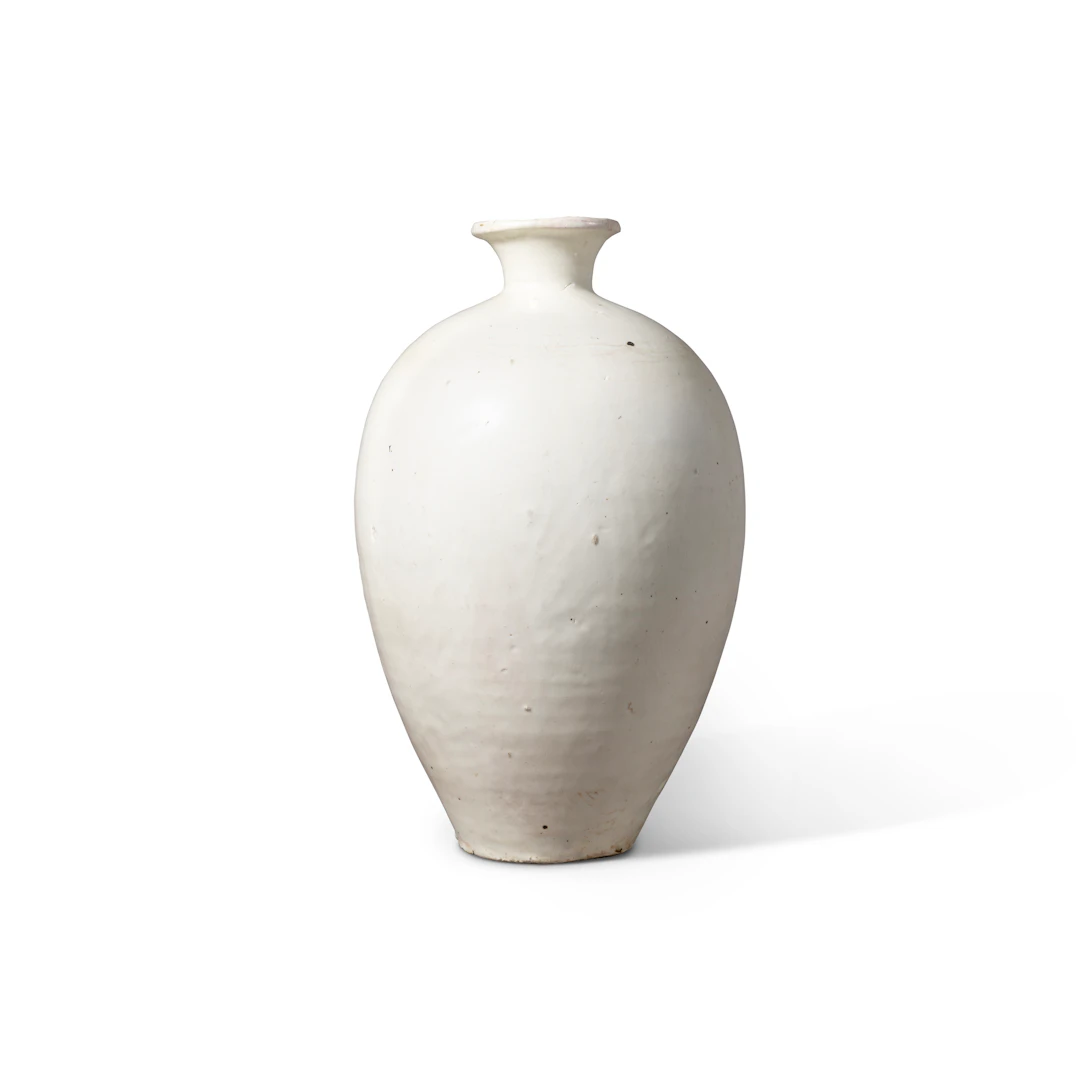 A Rare Cizhou White-Glazed Vase, Meiping