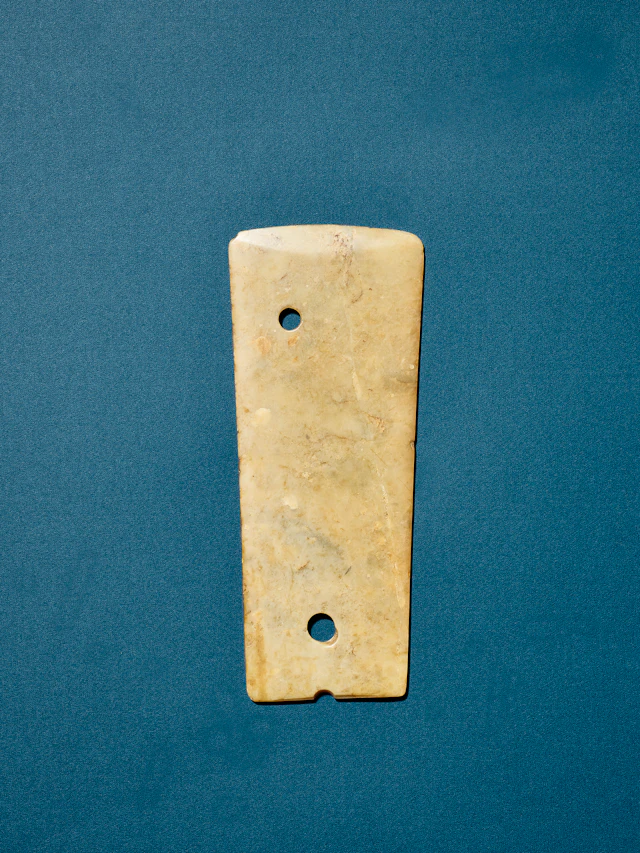 A Jade Ceremonial Blade, Gui
