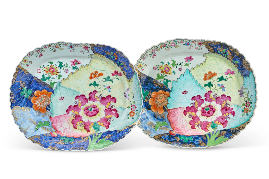 A Large Pair of Chinese Export Porcelain 'Tobacco Leaf' Platters