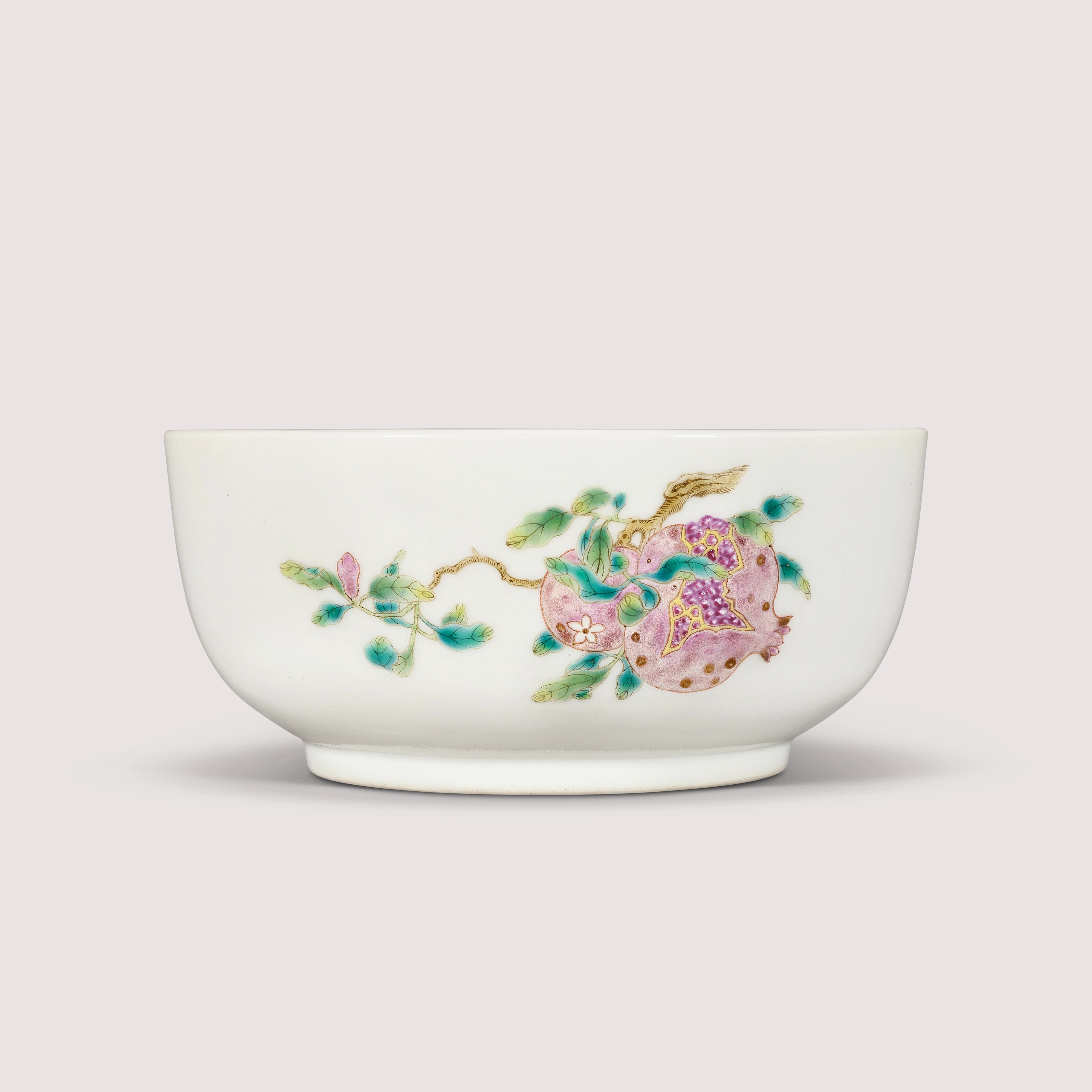 A Fine Famille Rose ‘Sanduo’ Bowl