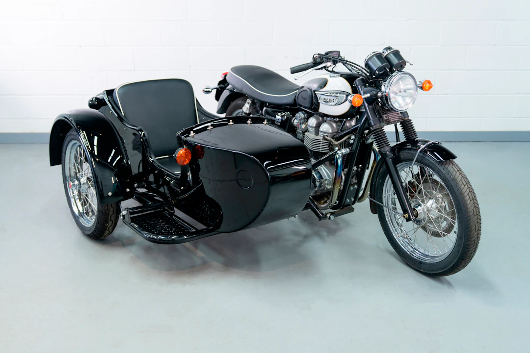 2004 Triumph Bonneville T100 with Dmc Sidecar