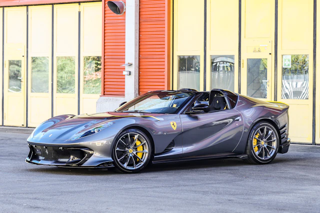 2023 Ferrari 812 Competizione a
