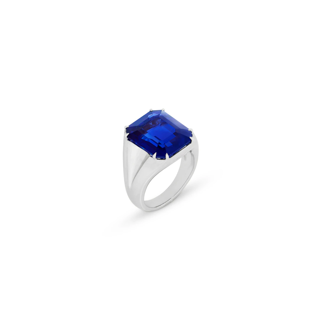 Important Sapphire Ring