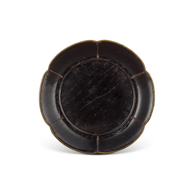 A Black Lacquer Mallow-Form Dish