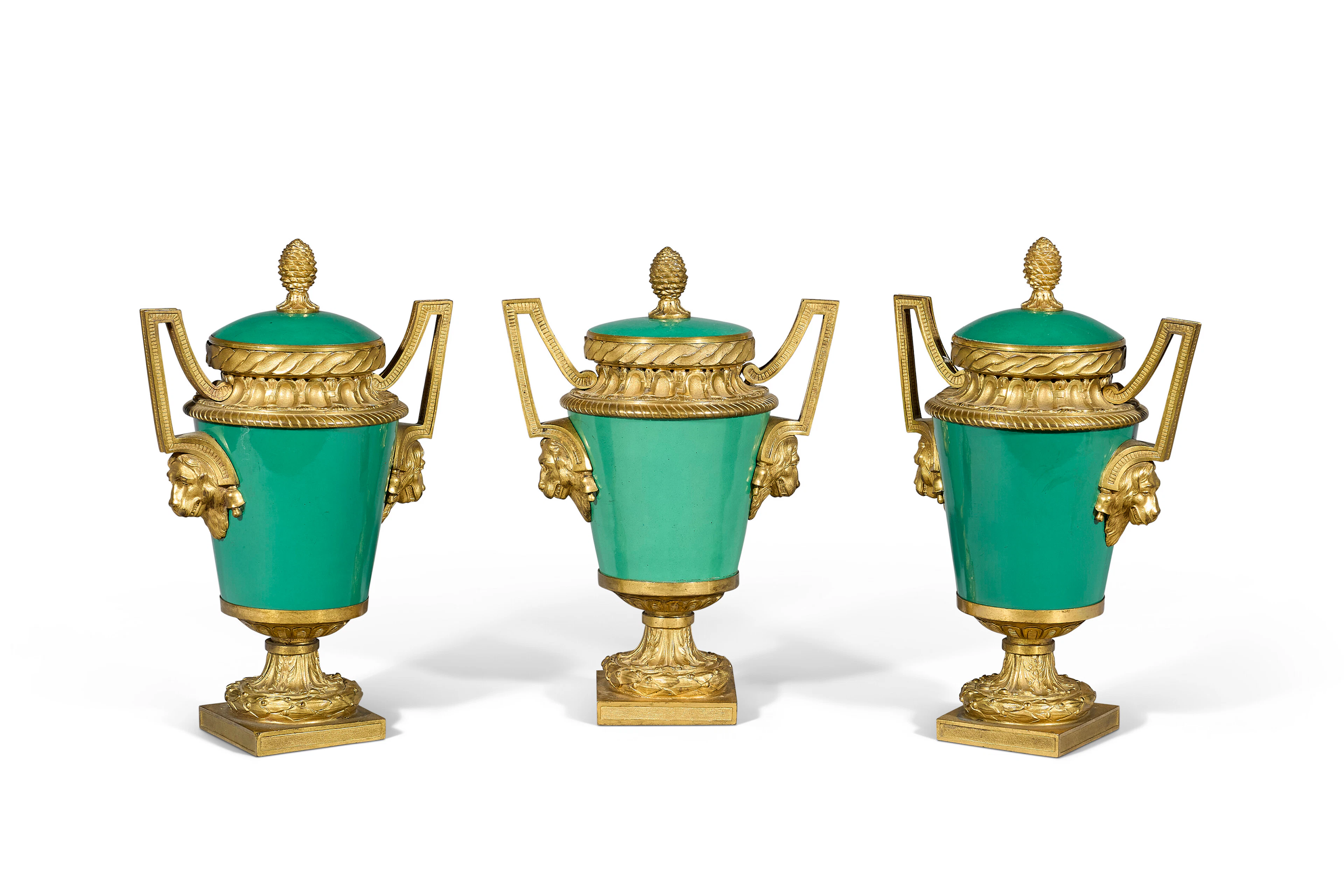 Suite De Trois Vases Couverts D'époque Louis Xvi