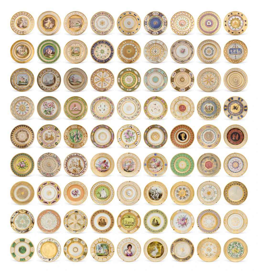 81 Assiettes En Porcelaine