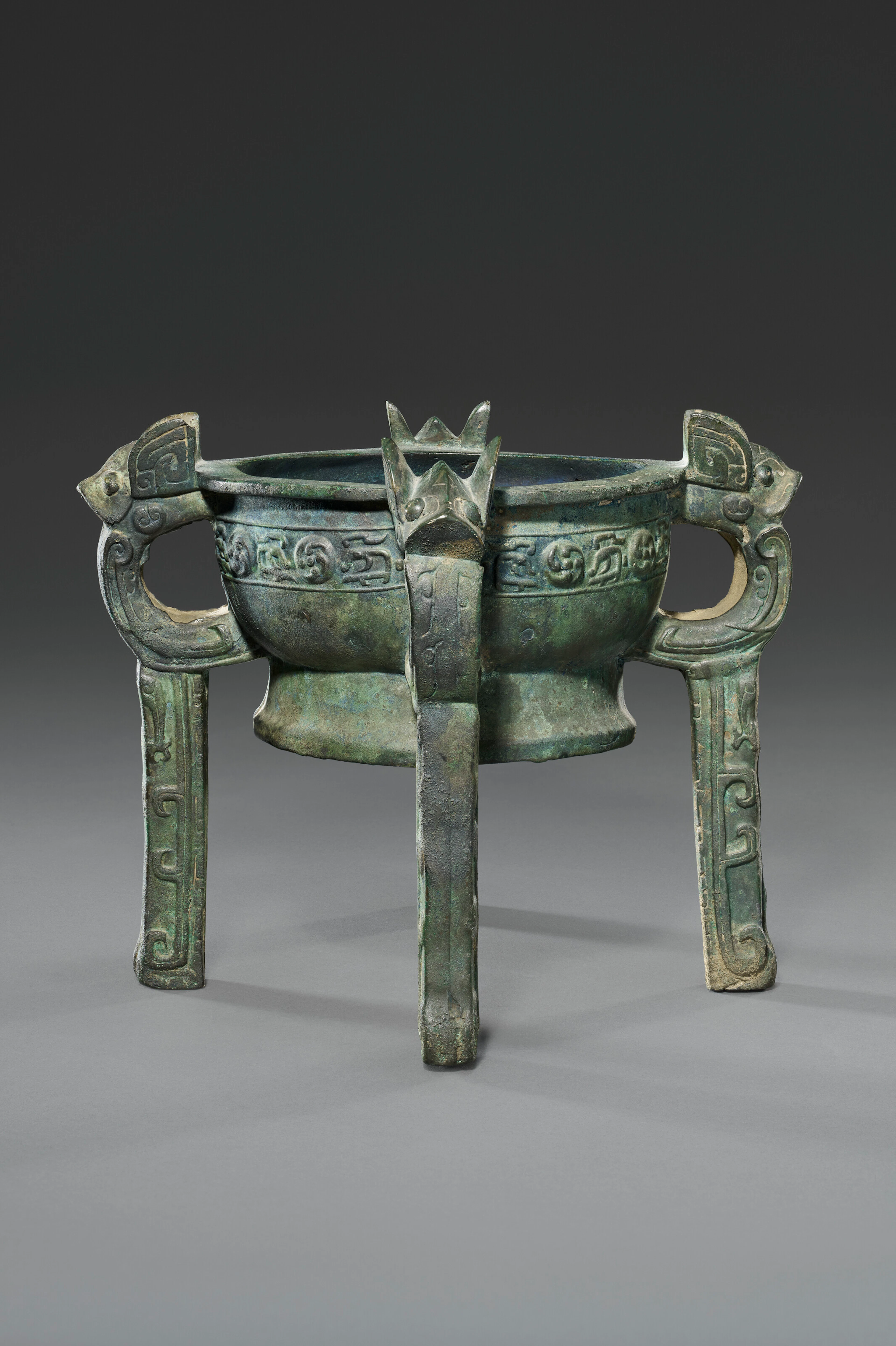 A Very Rare Bronze Ritual Food Four-Legged Vessel, Gui