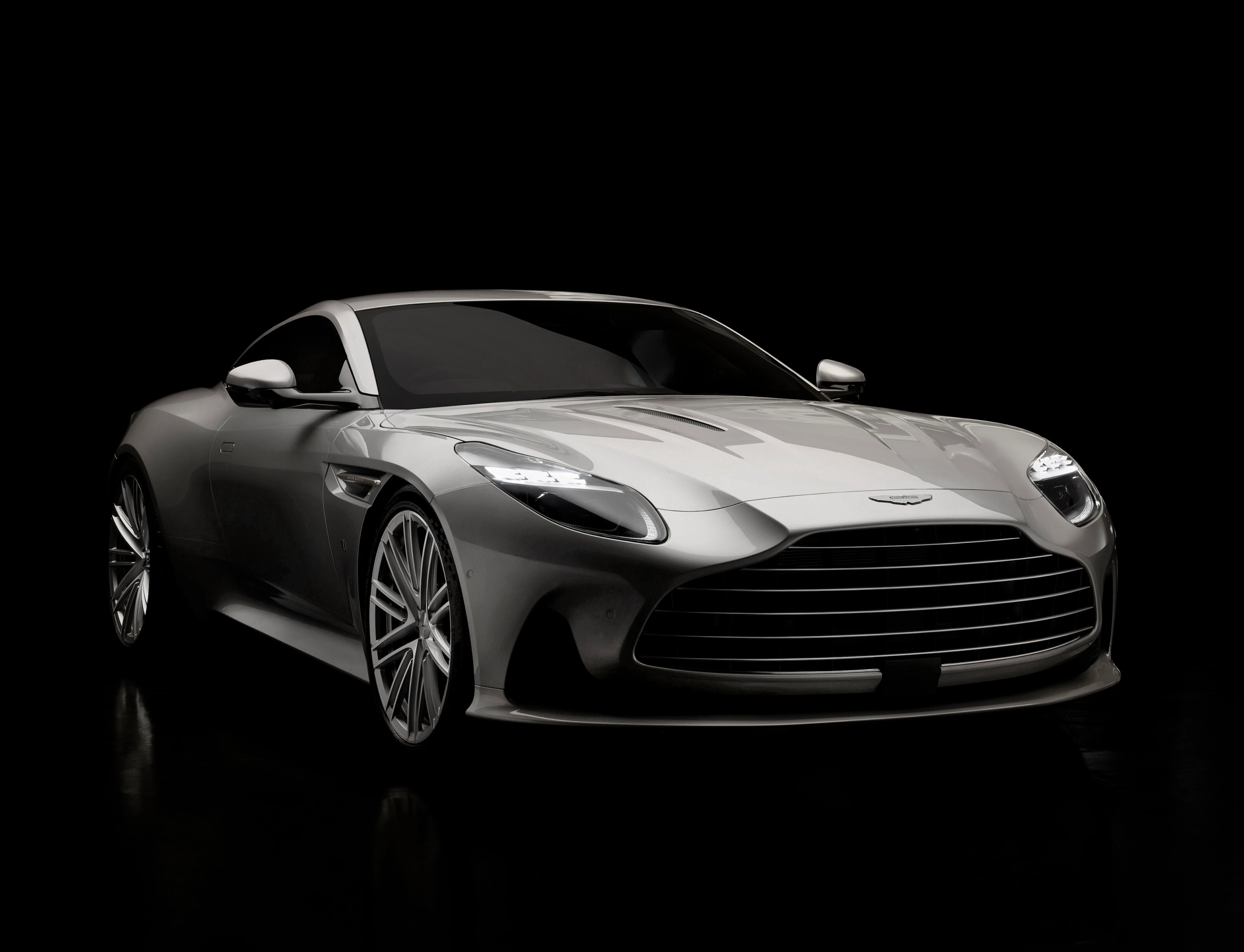 Aston Martin DB12, Goldfinger 007 Special Edition