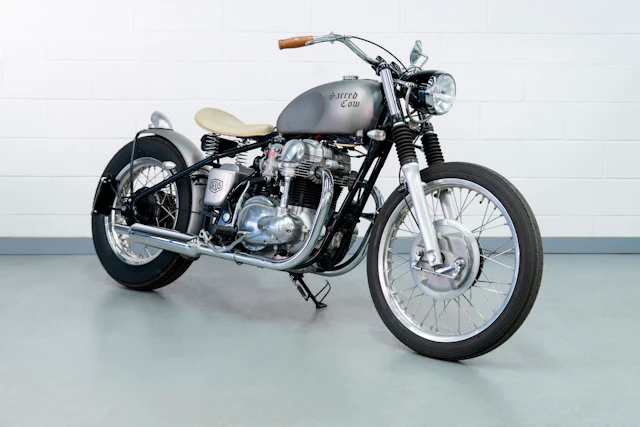 1999 Kawasaki W650 Custom by Deus Ex Machina