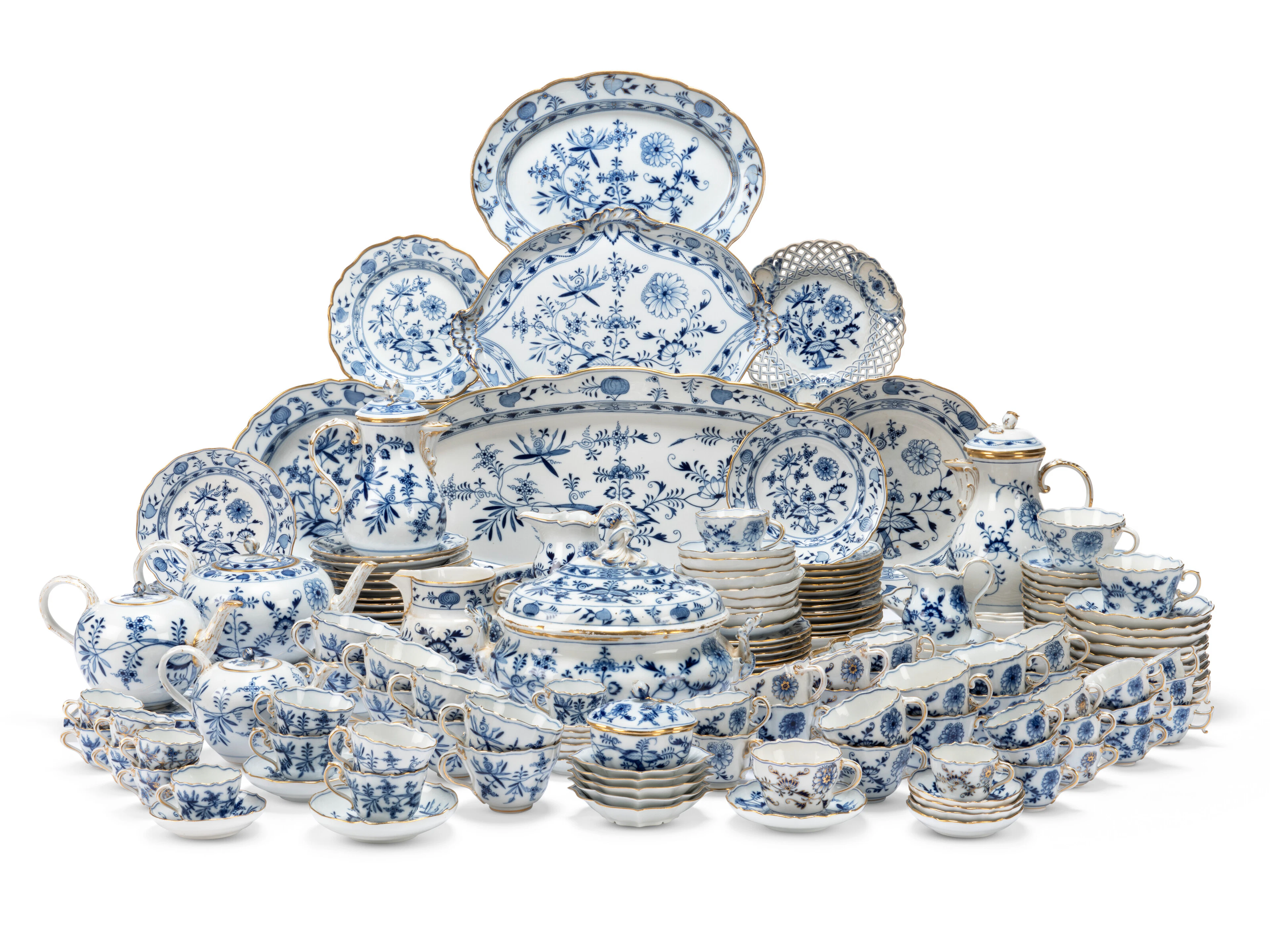 A Meissen Porcelain Composite Blue and White Onion Pattern Part Dinner