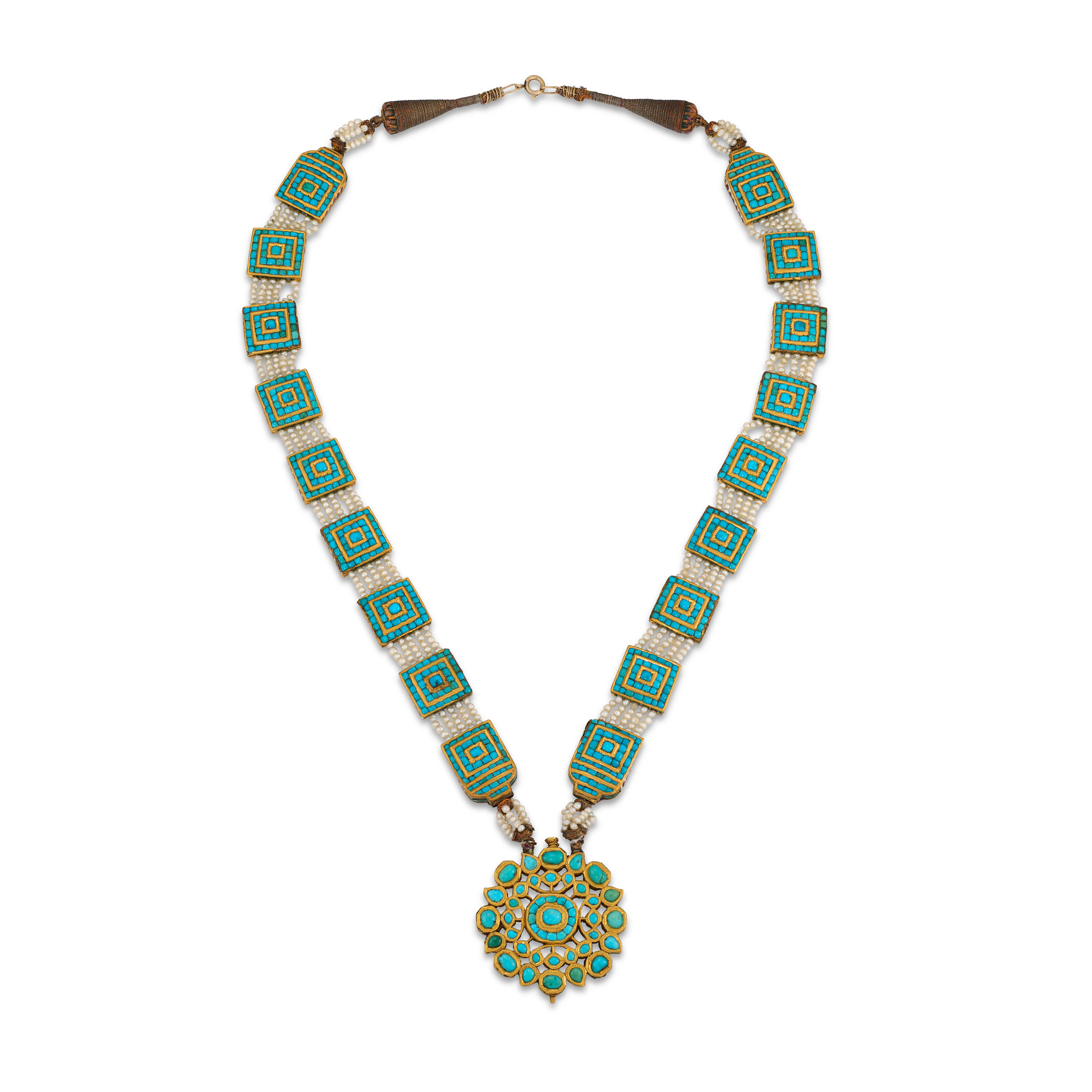 A Turquoise-Inset Gold Necklace