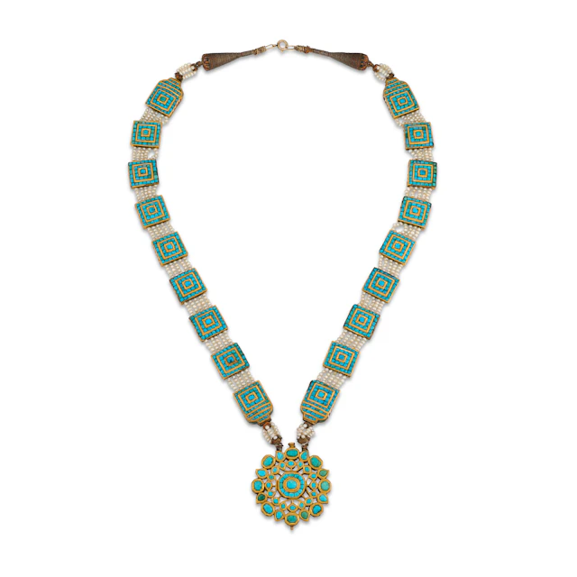 A Turquoise-Inset Gold Necklace