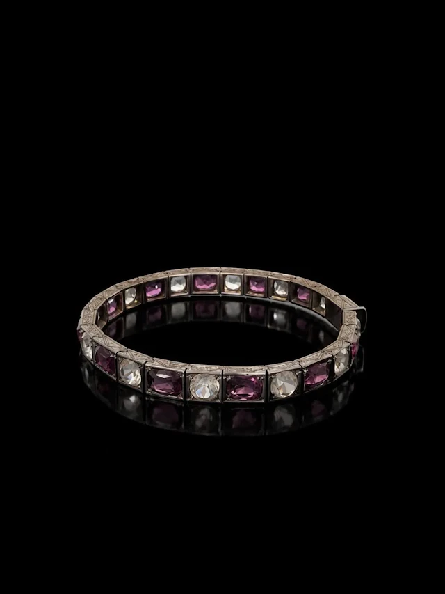 Silver link bracelet set with brilliant-cut white stones and - Lot 18