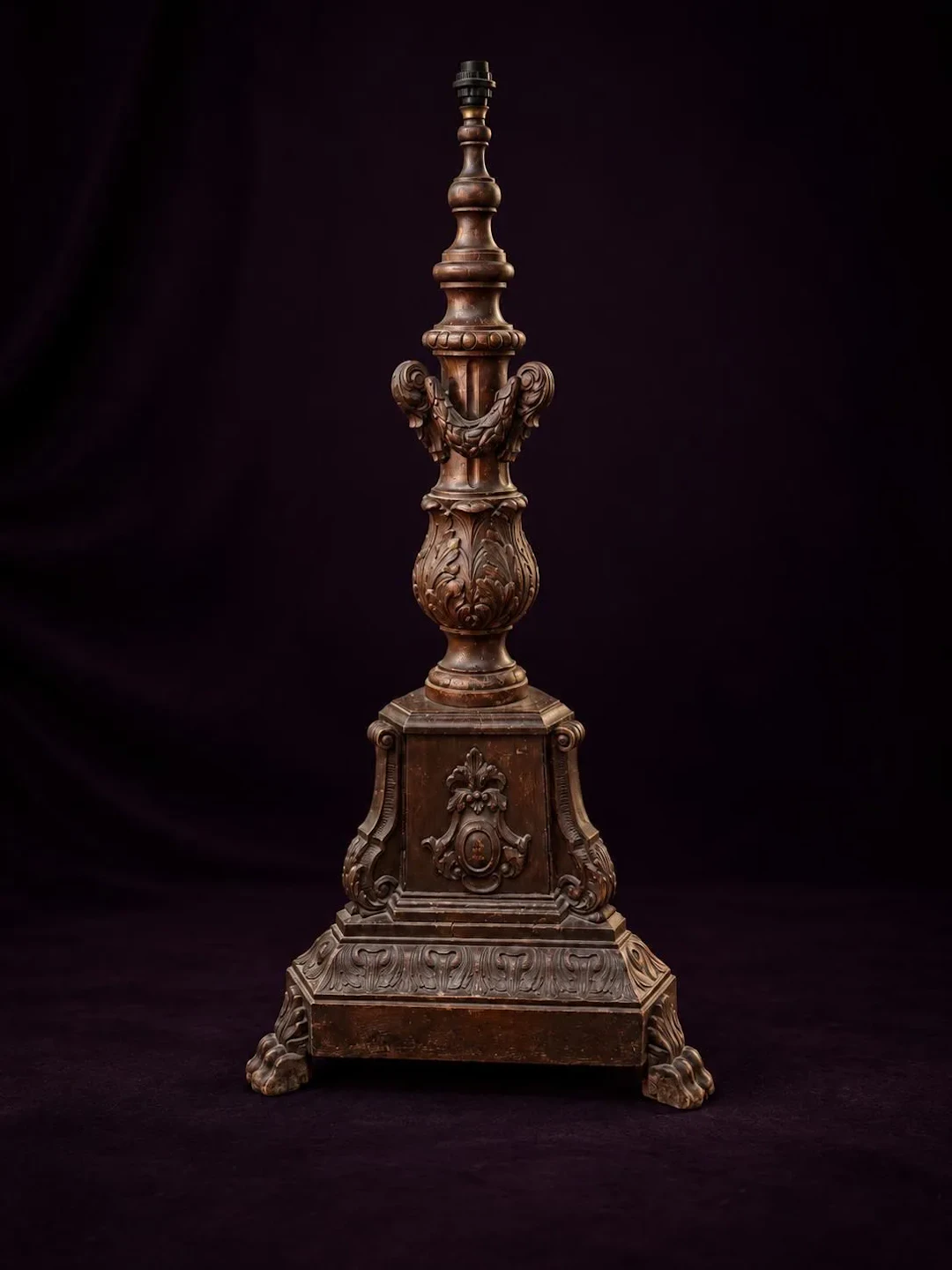 Large wooden candlestick made of molded and carved wood, res - Lot 37