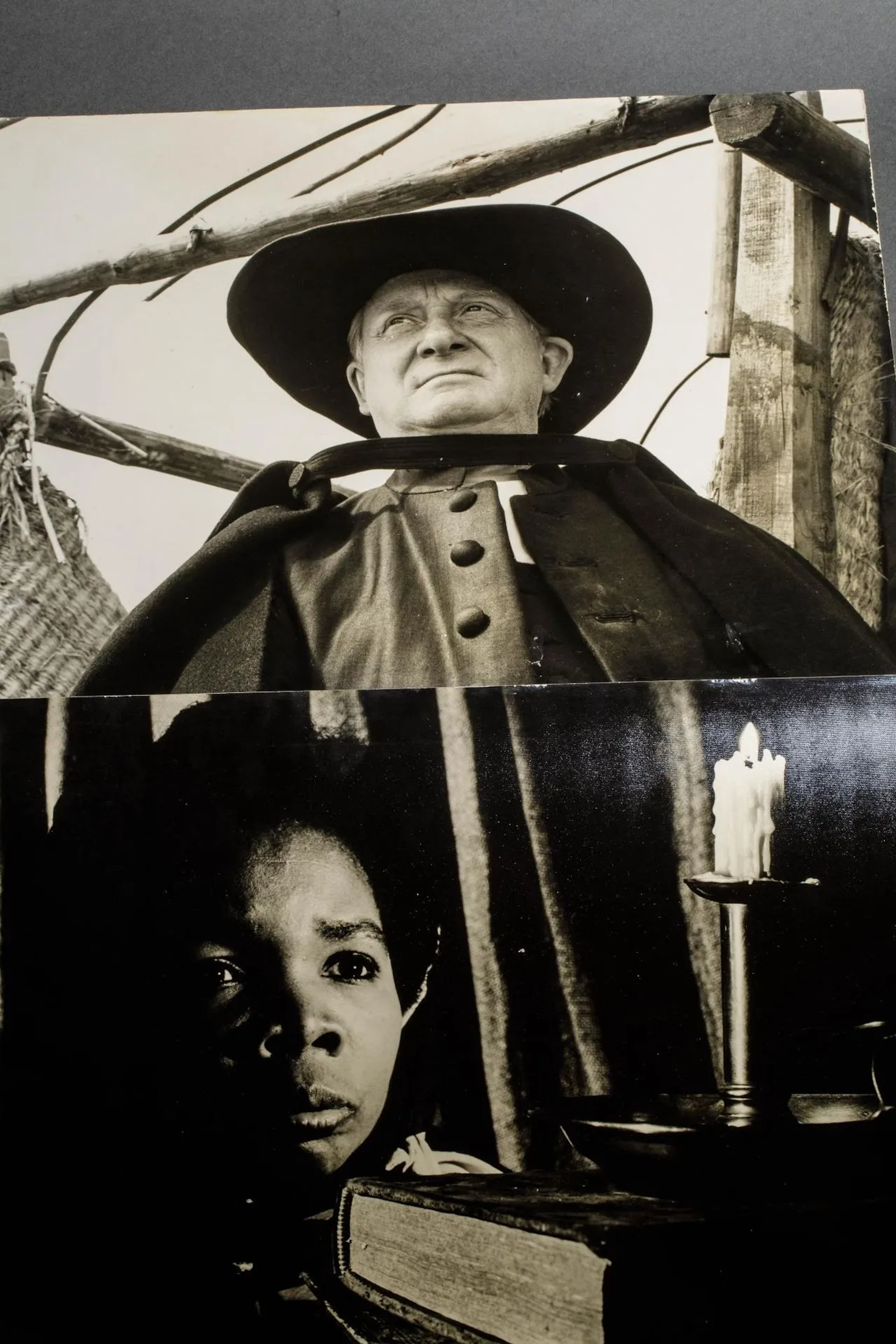 A collection of several movie photos - Lot 112