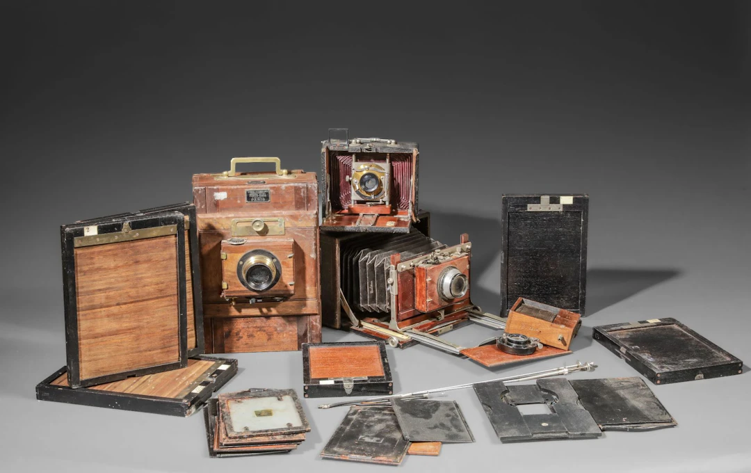 Set of three wooden view cameras, various models, as-is. “Ph - Lot 42