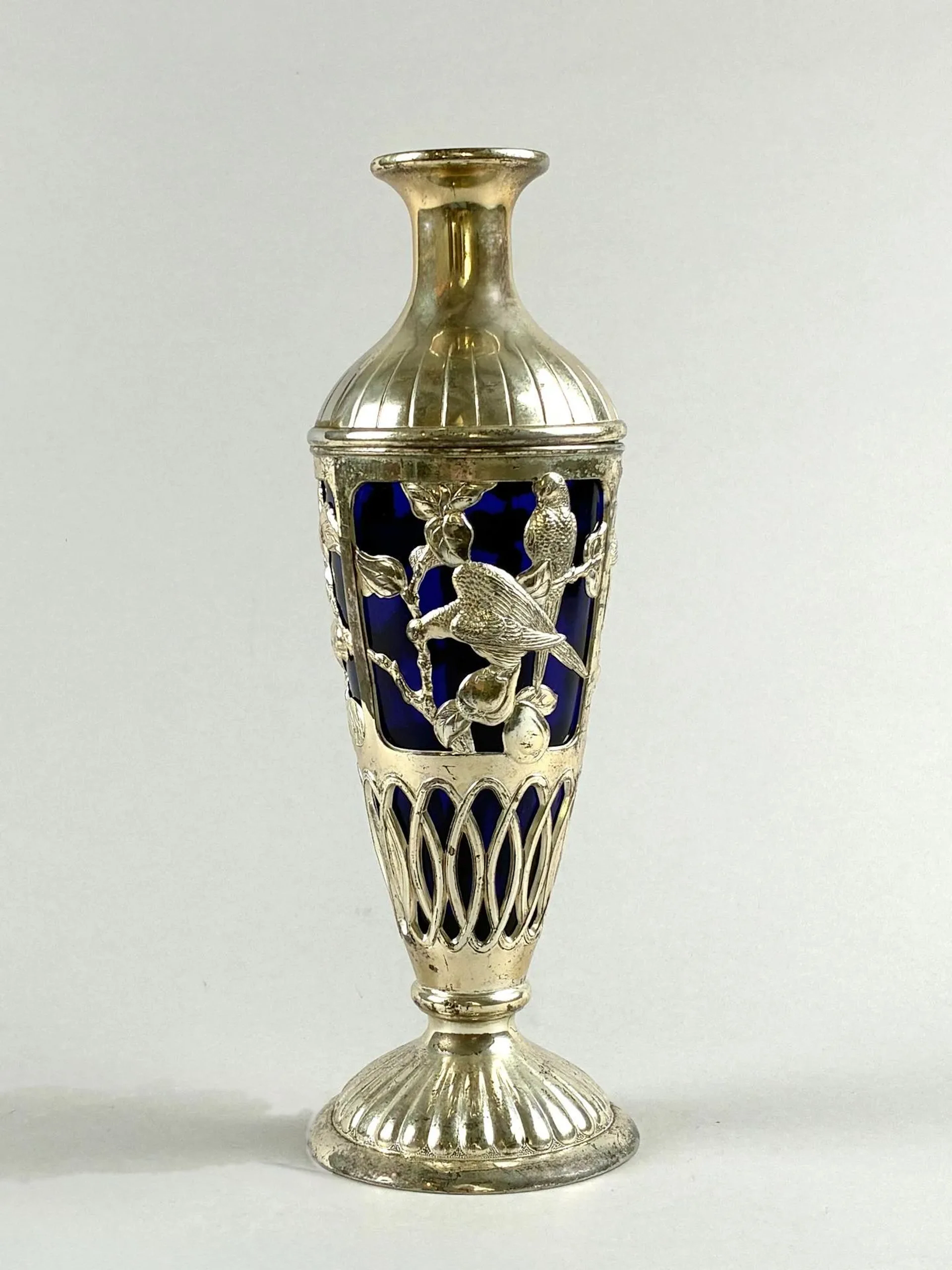 Art Nouveau-style transformation vase - Lot 602