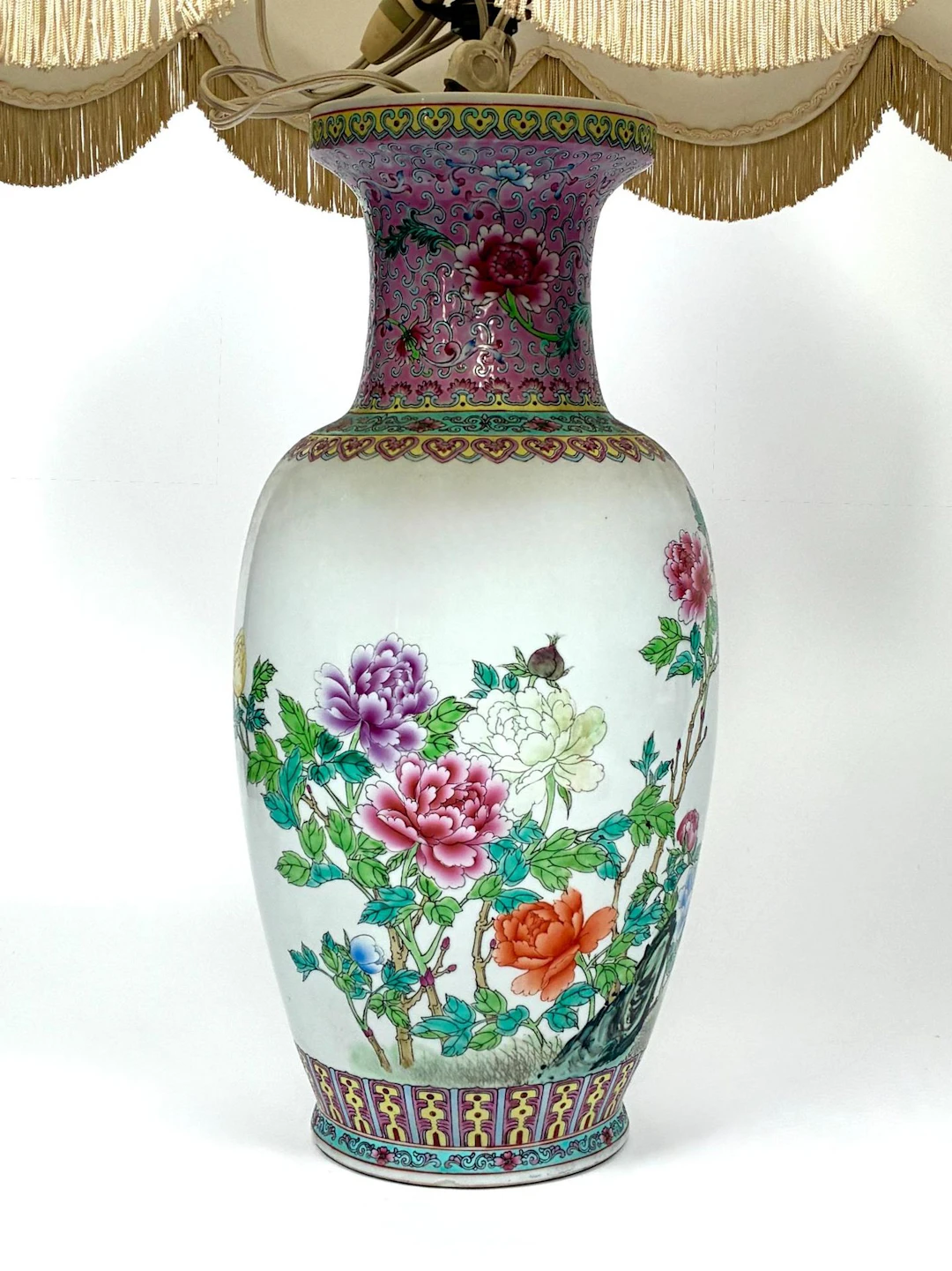 Chinese porcelain vase in the "Famille Rose" style, converte - Lot 94