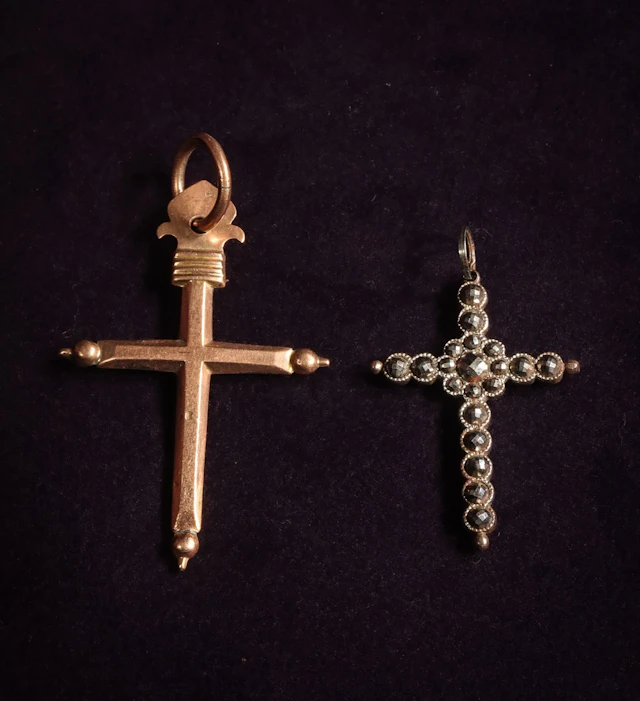 [RELIGIOSA] - Lot 30