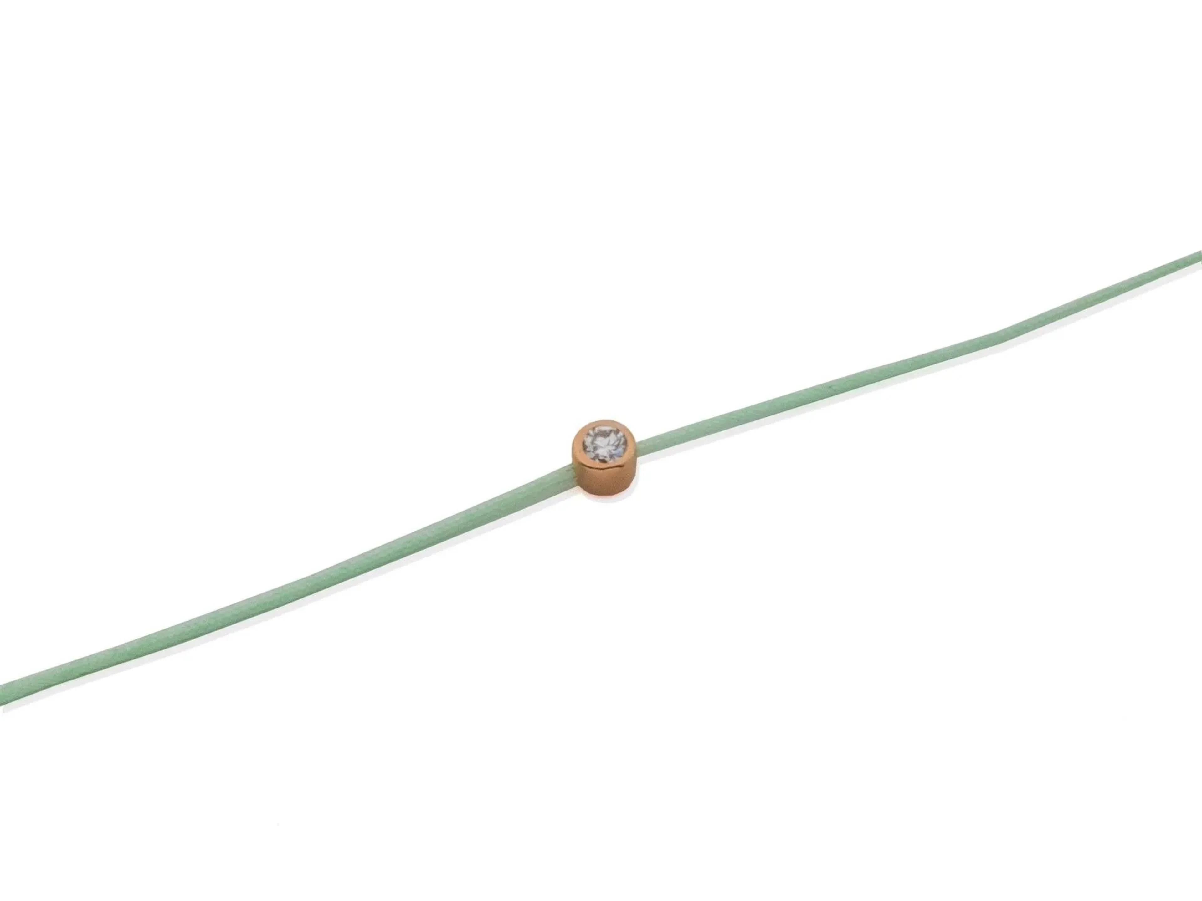 Bracelet composed of a thread of light green fabric, punctua - Lot 8