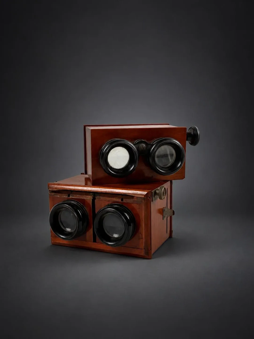 Set of two wooden, hand-crank stereoscopic viewers. - Lot 40