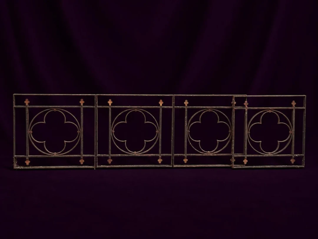 Four altar railings from the chapel at Montebello Castle in - Lot 35