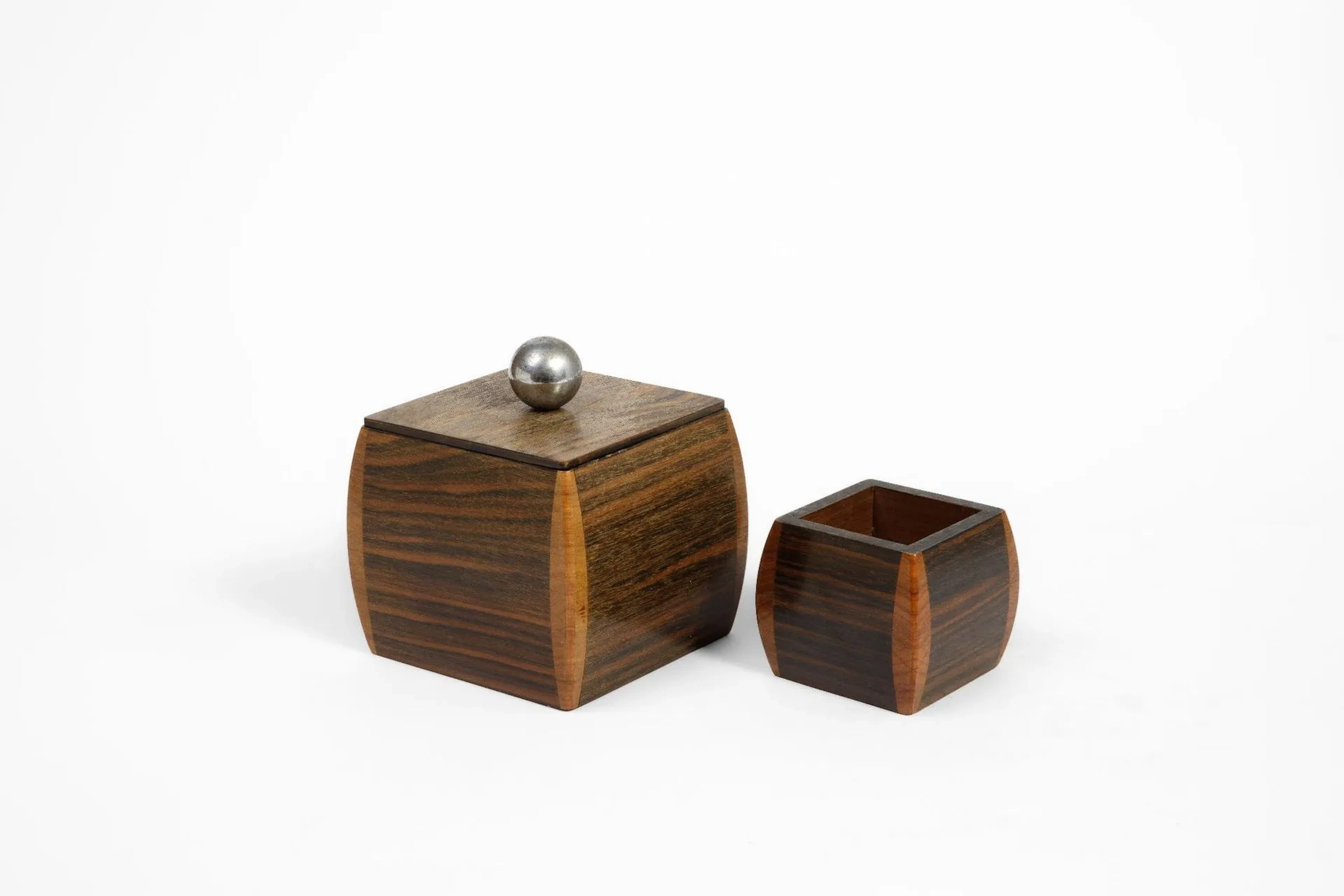 Two boxes made of rosewood and palisander, square in cross-s - Lot 14