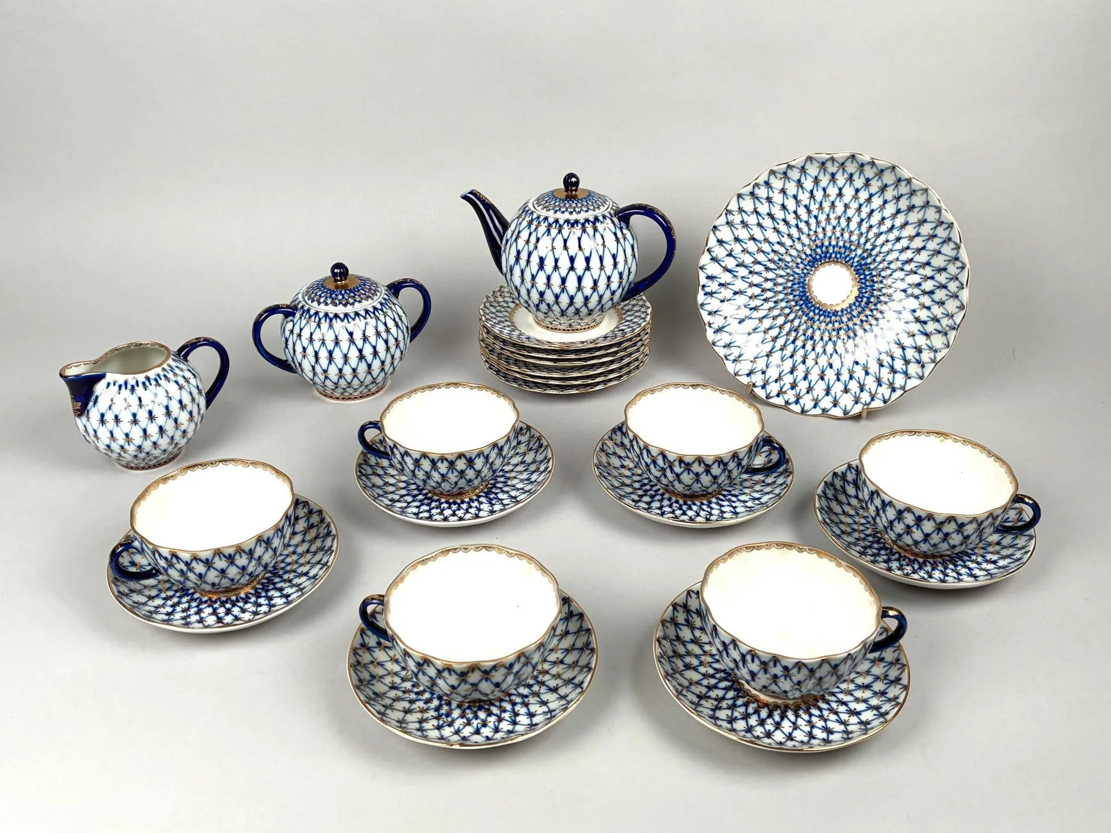 Manufacture Lomonosov in St Petersburg, - Lot 210