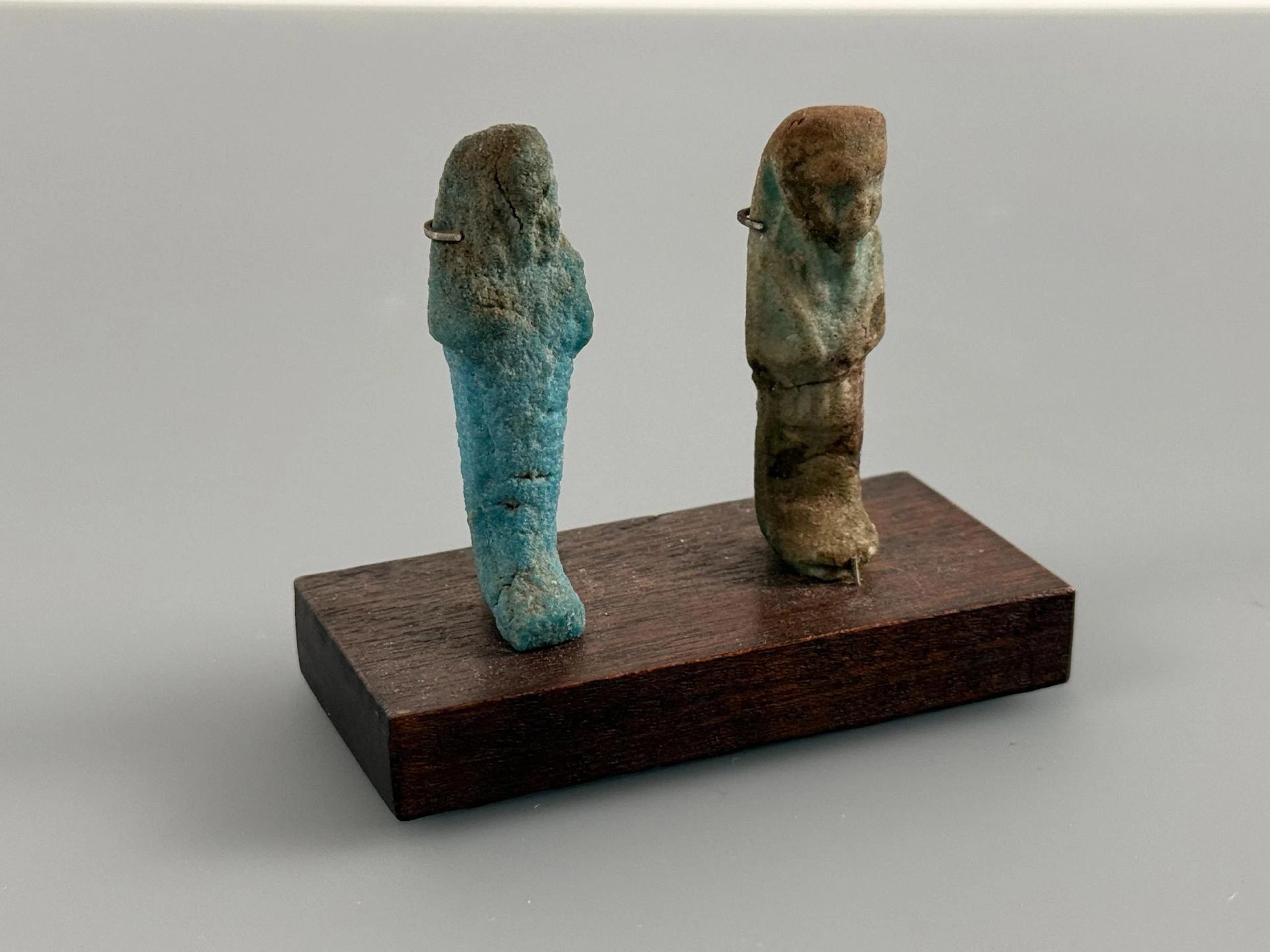 Two uninscribed ushabti figures depicting farming tools in r - Lot 143