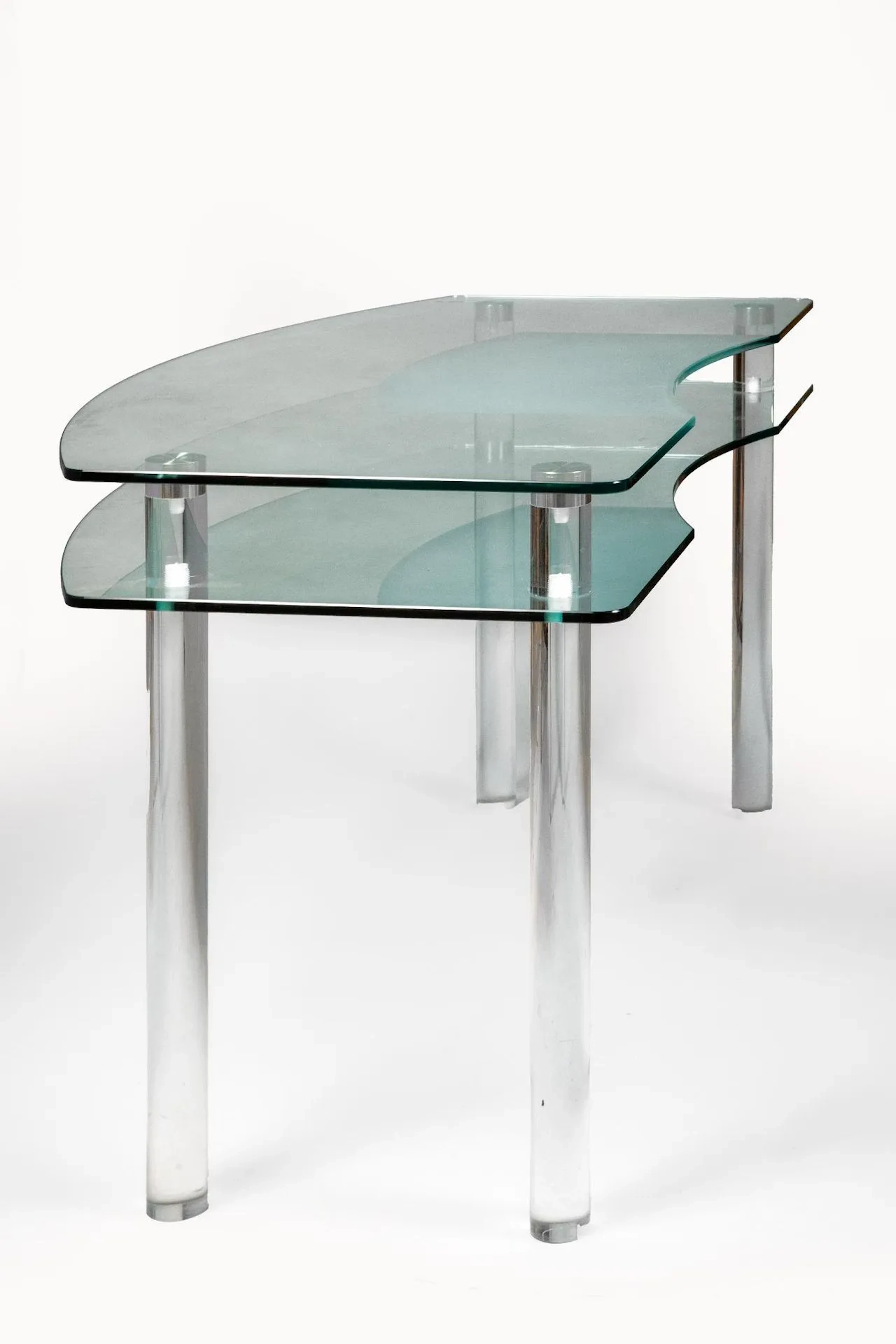 Desk with double glass tops supported by four Plexiglas legs - Lot 104