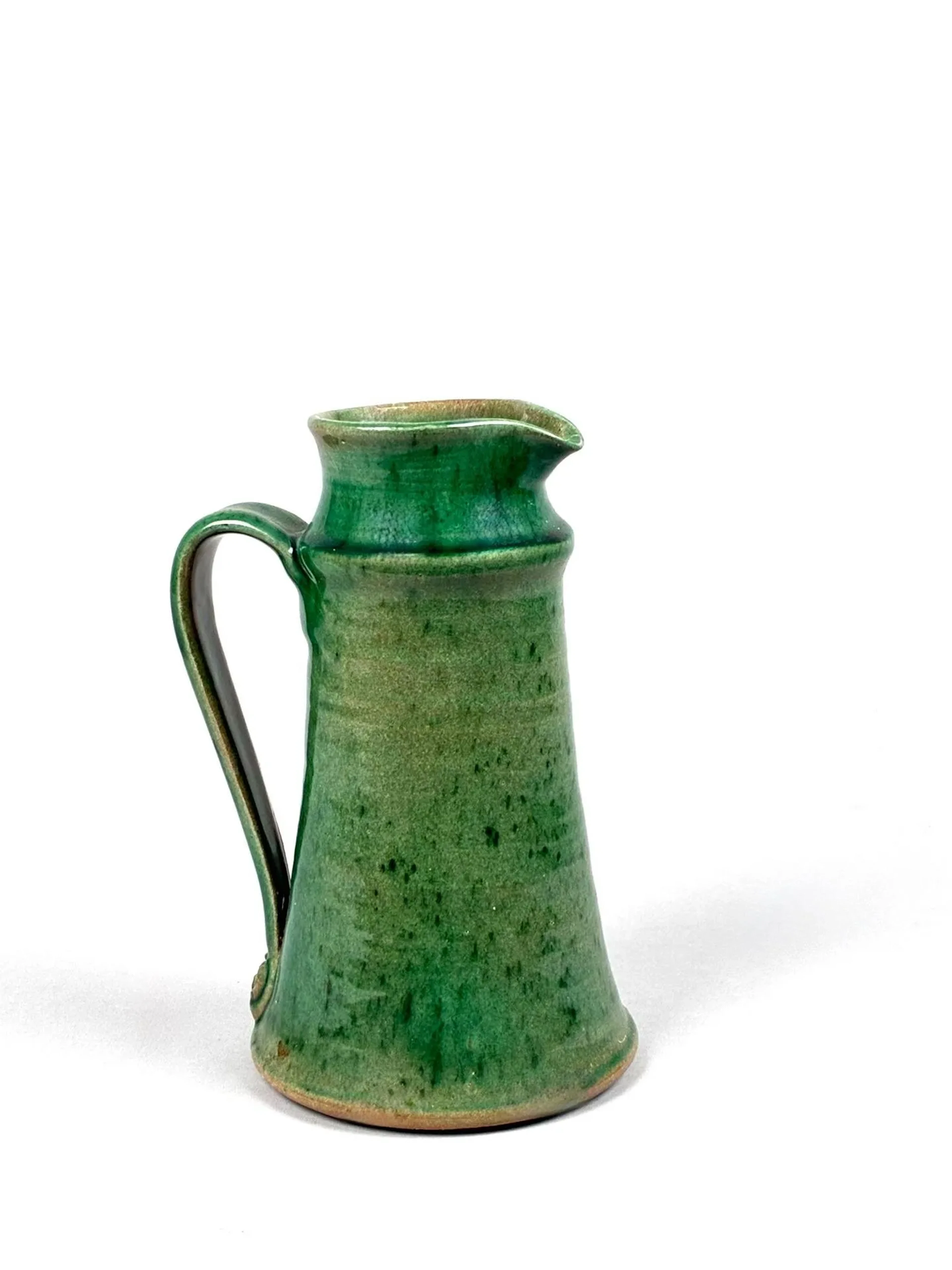 Olive green enameled barbotine water jug with high handle mo - Lot 169