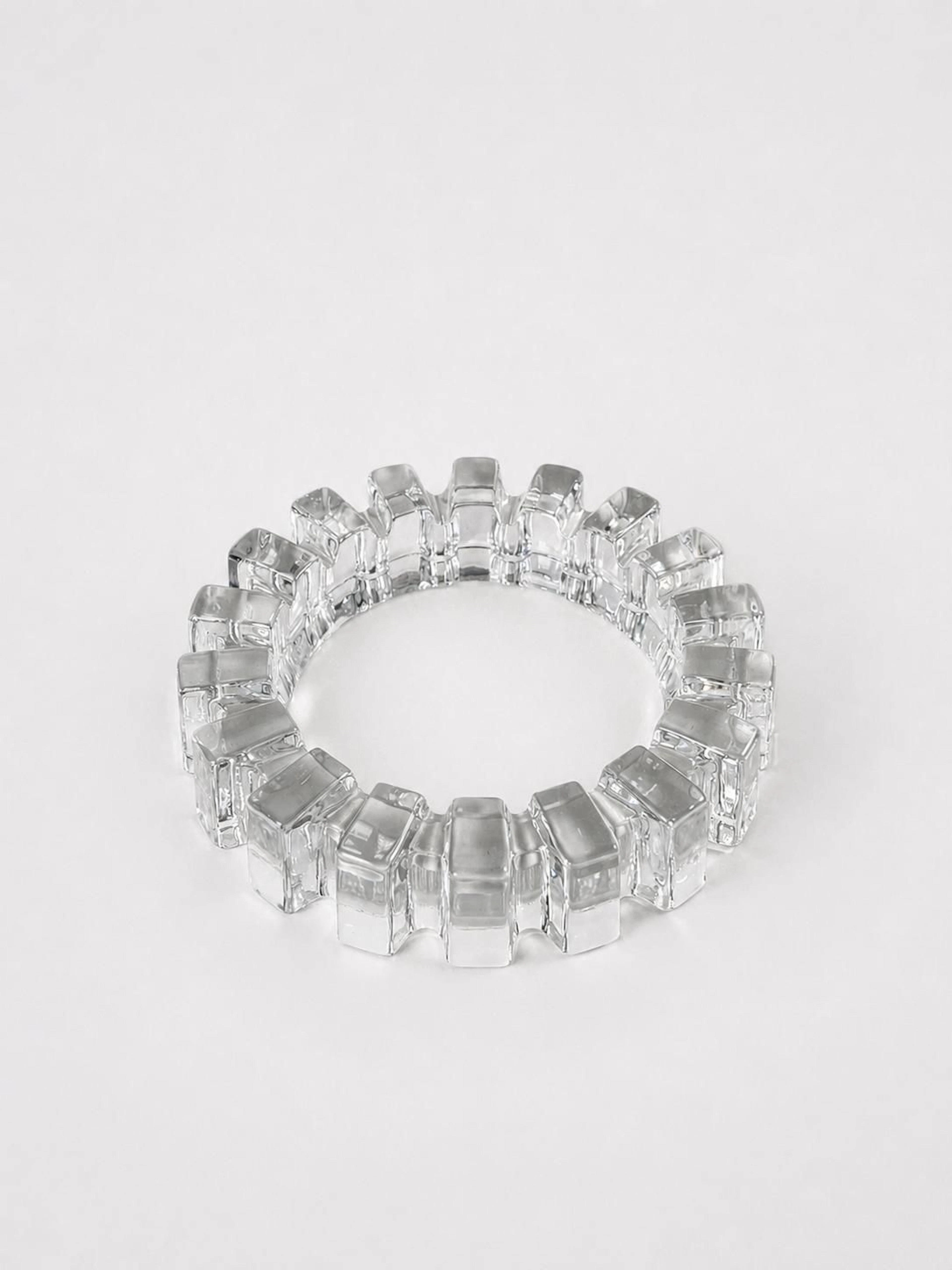 Pressed-molded glass ashtray and trinket dish with a notched - Lot 236