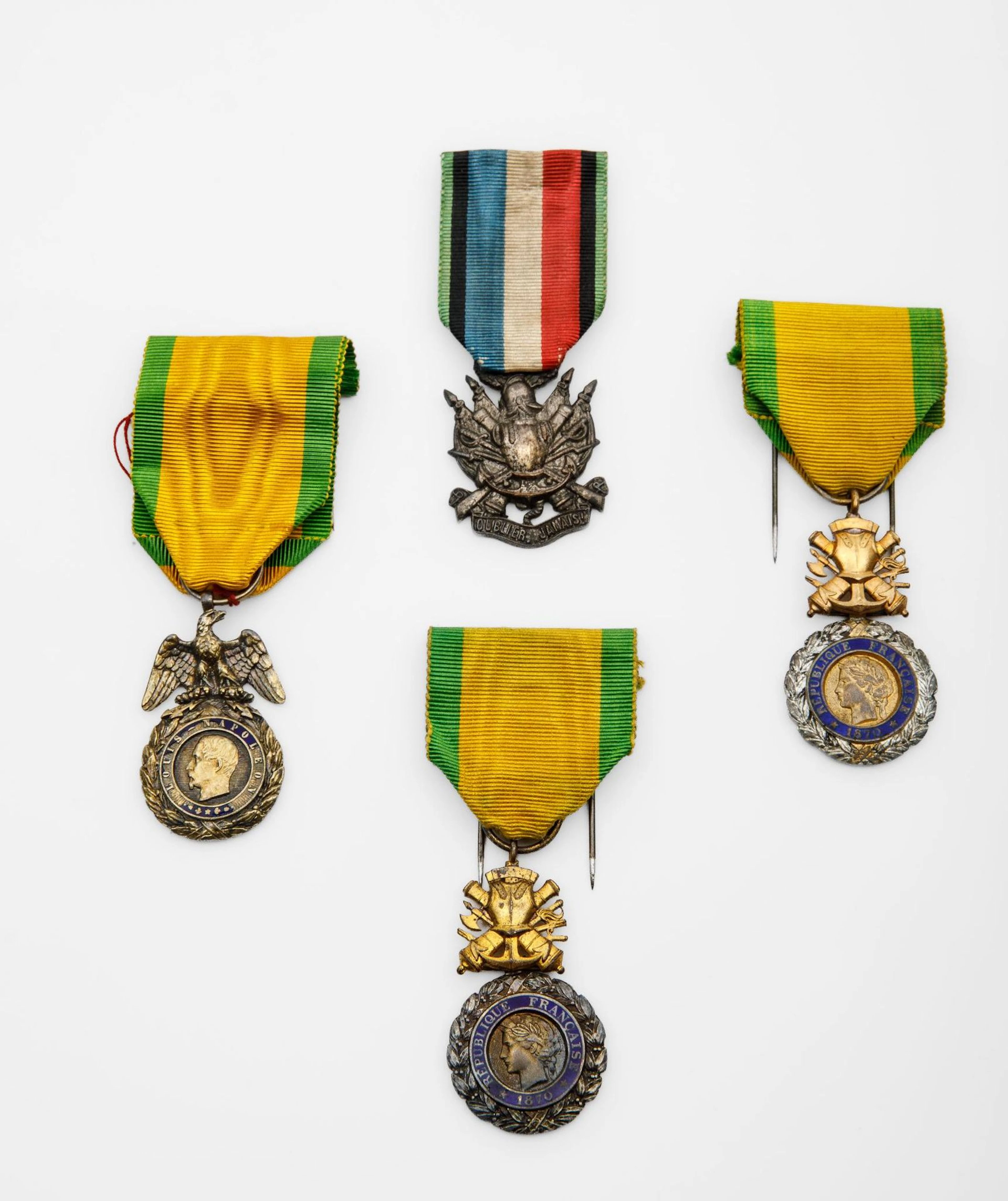 Set of French decorations. - Lot 367