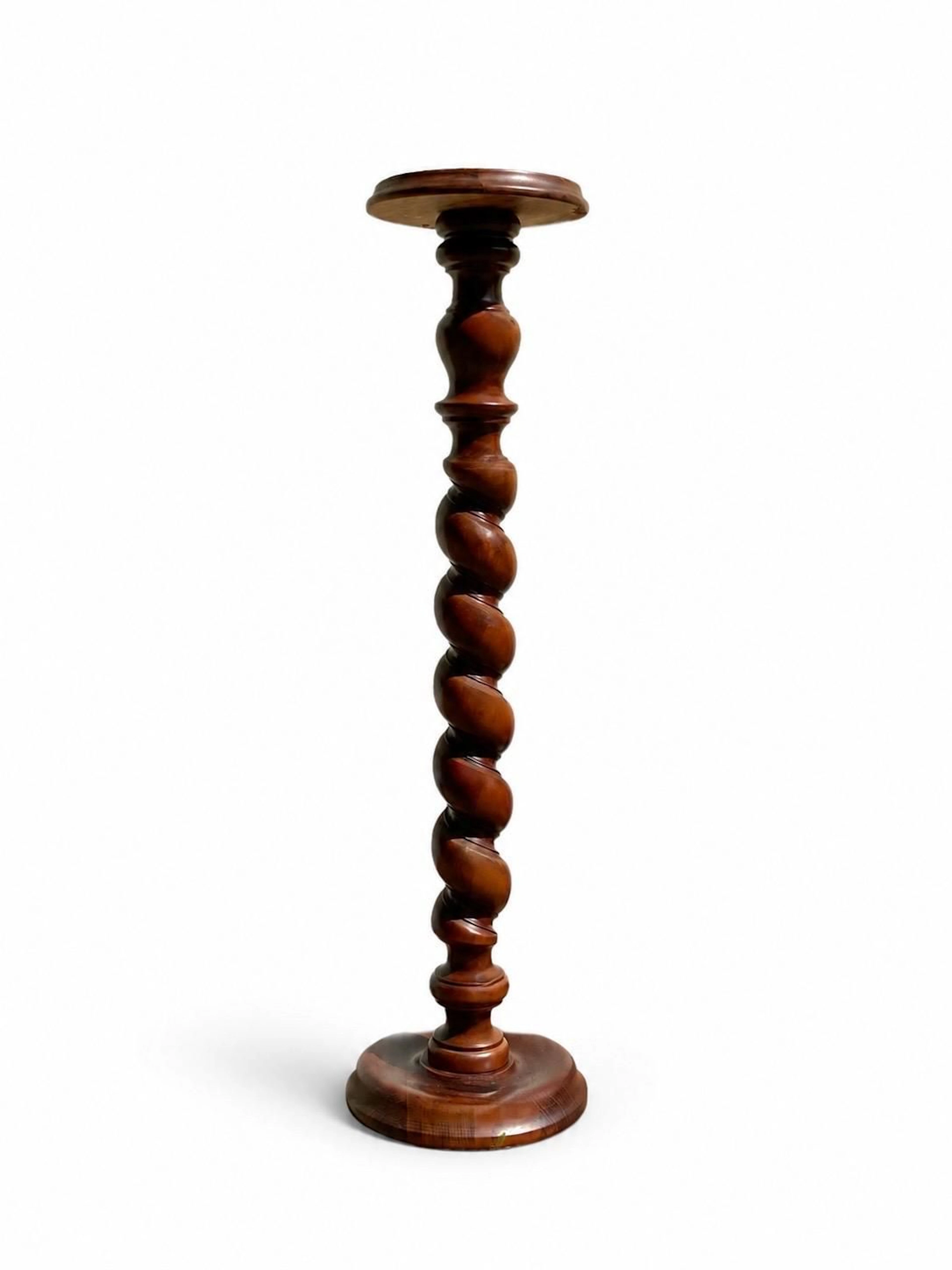 Large wooden stool with a solid wood column turned and finis - Lot 33
