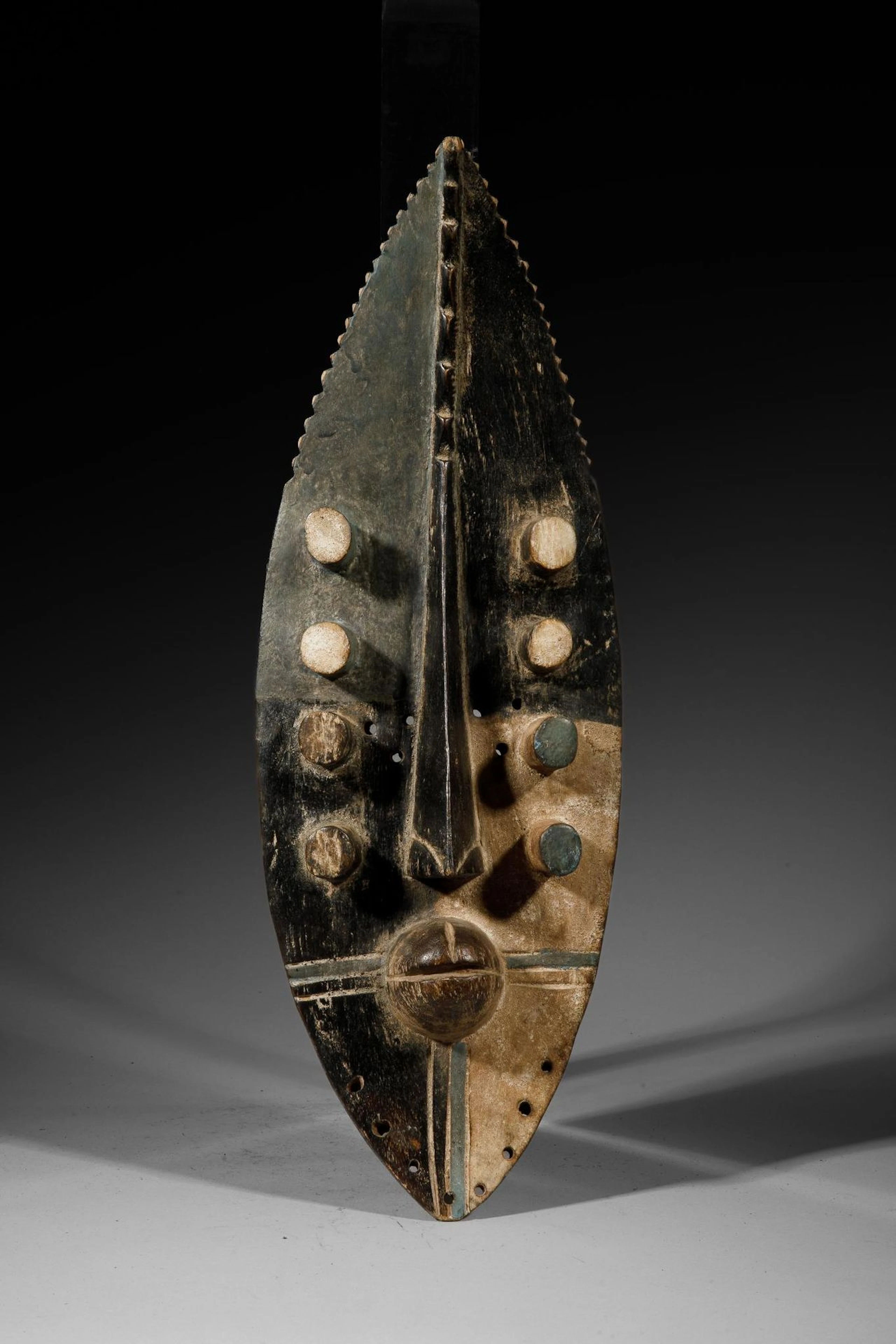 Grébo mask, Ivory Coast, Liberia, Keu tribe, elongated leaf - Lot 74