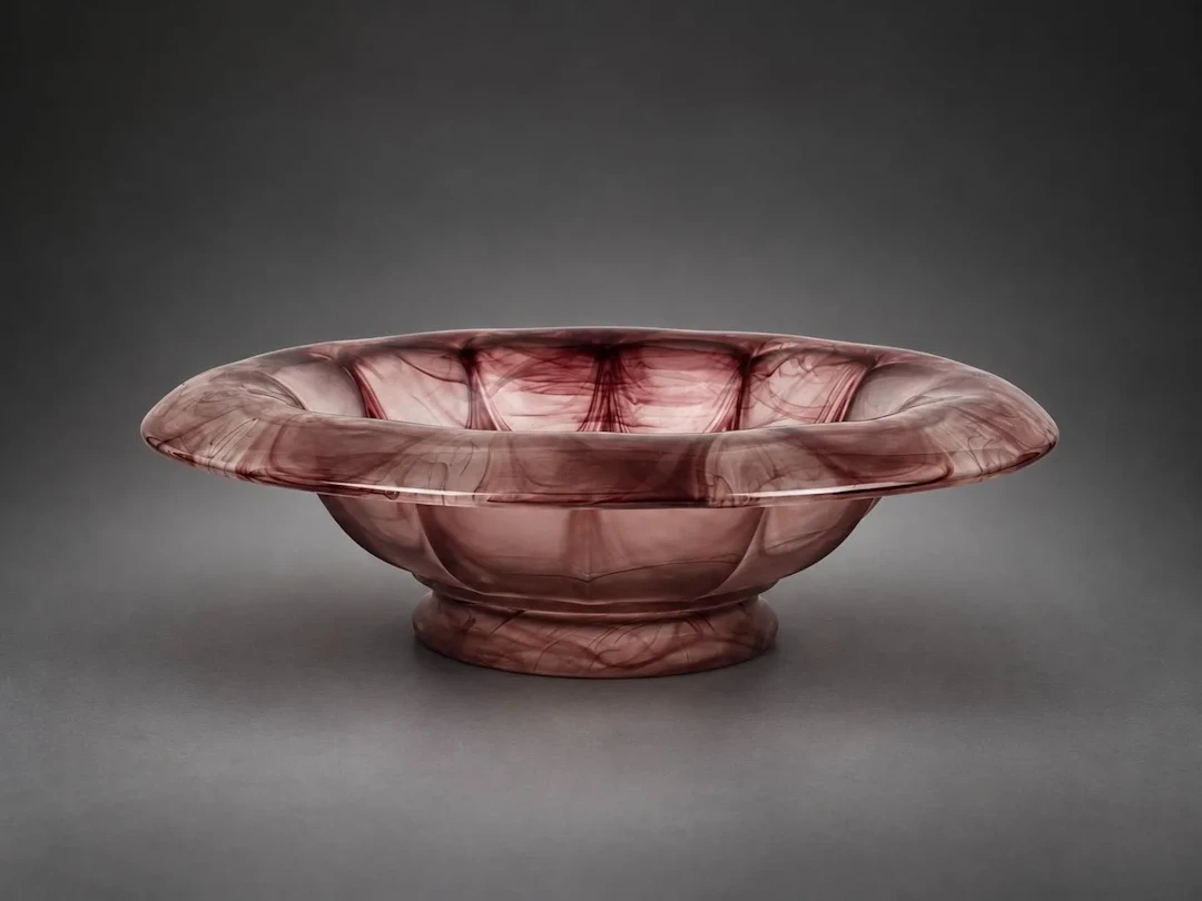 Purple-tinted glass bowl, - Lot 106