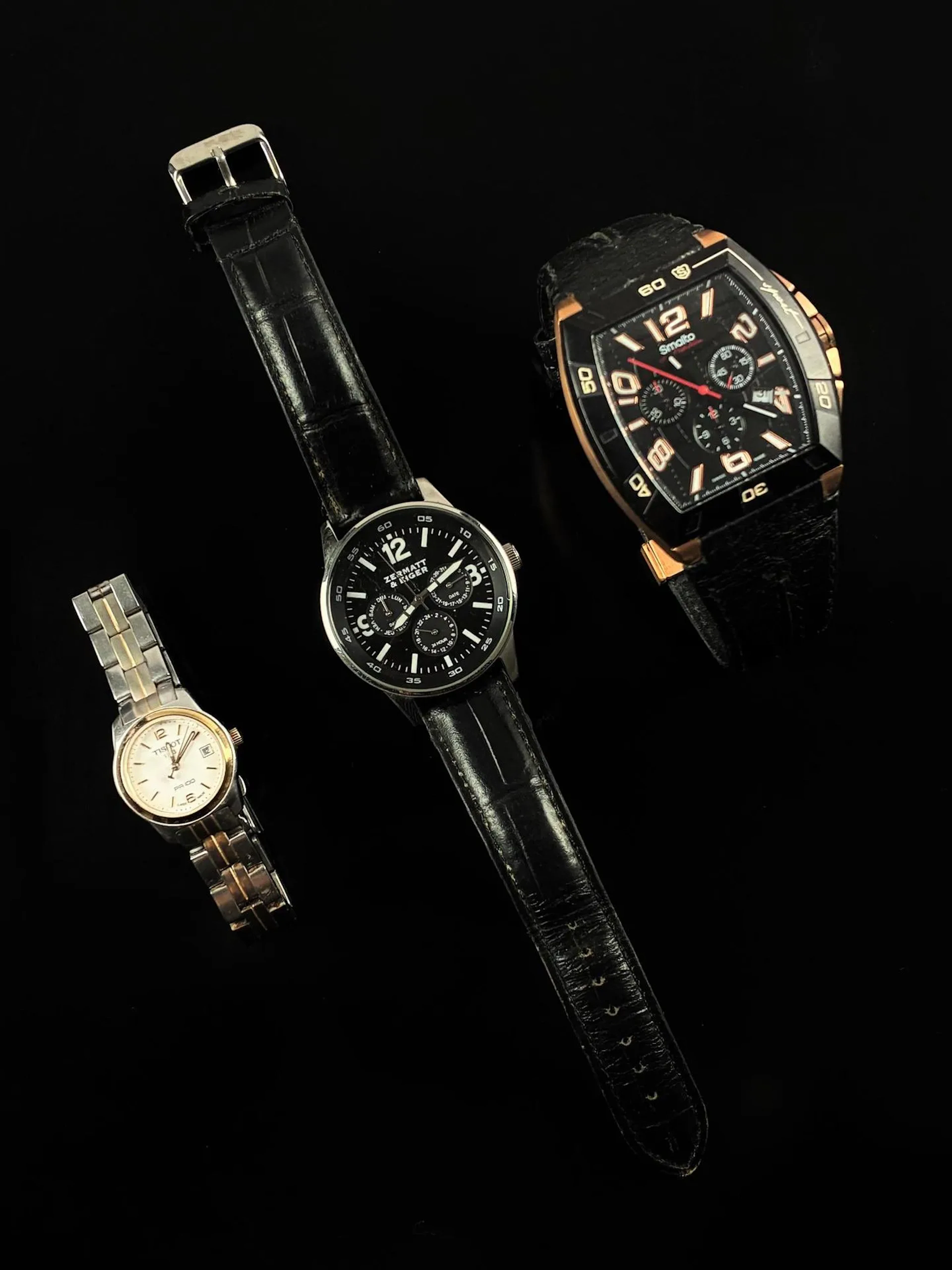 Set of three wristwatches: - Lot 242