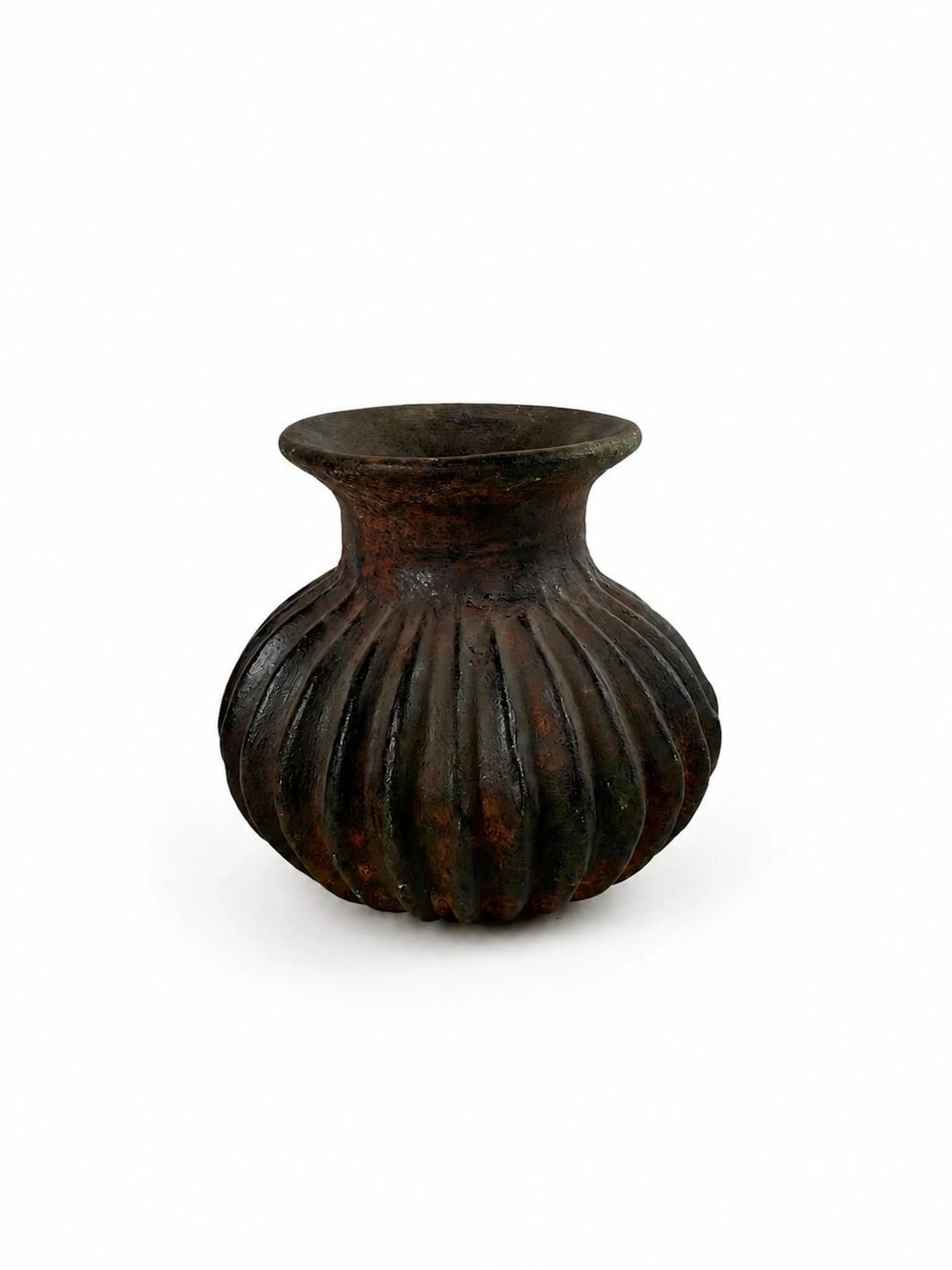 Round ceramic vase with a flared neck and fluted rim - Lot 323