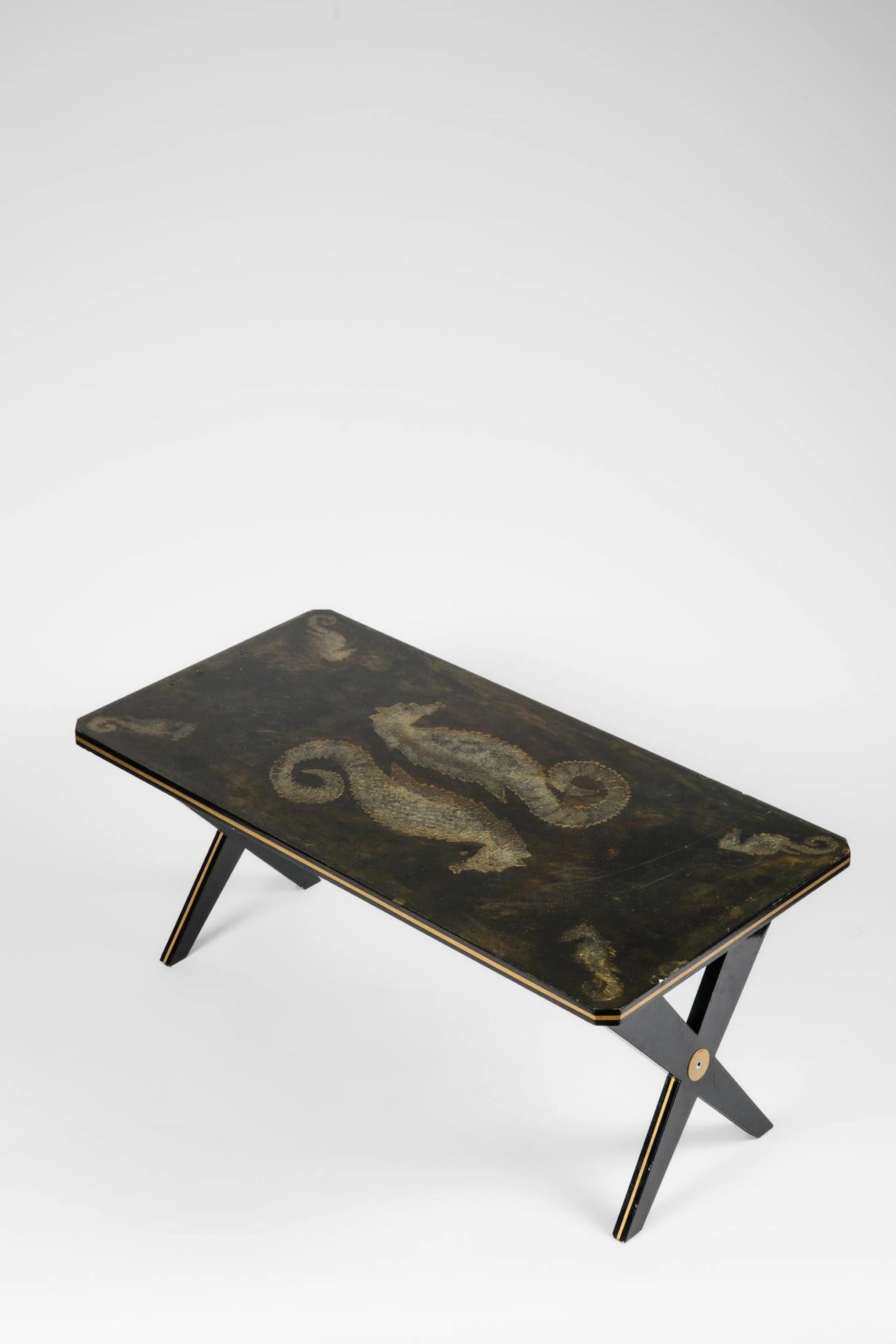 Small side table with a folding base and a removable crossba - Lot 303