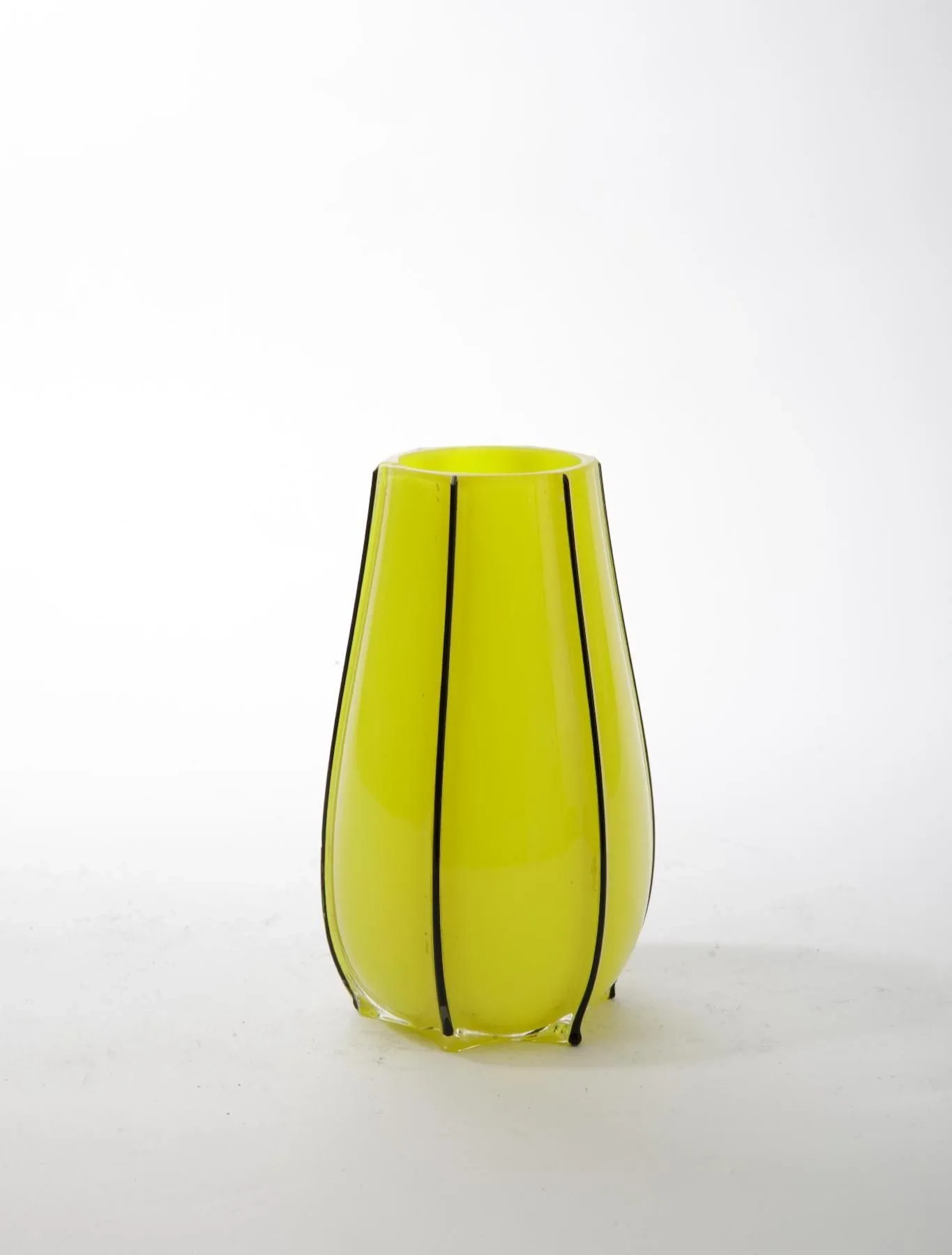 Small ovoid vase in yellow, translucent and black glass - Lot 75