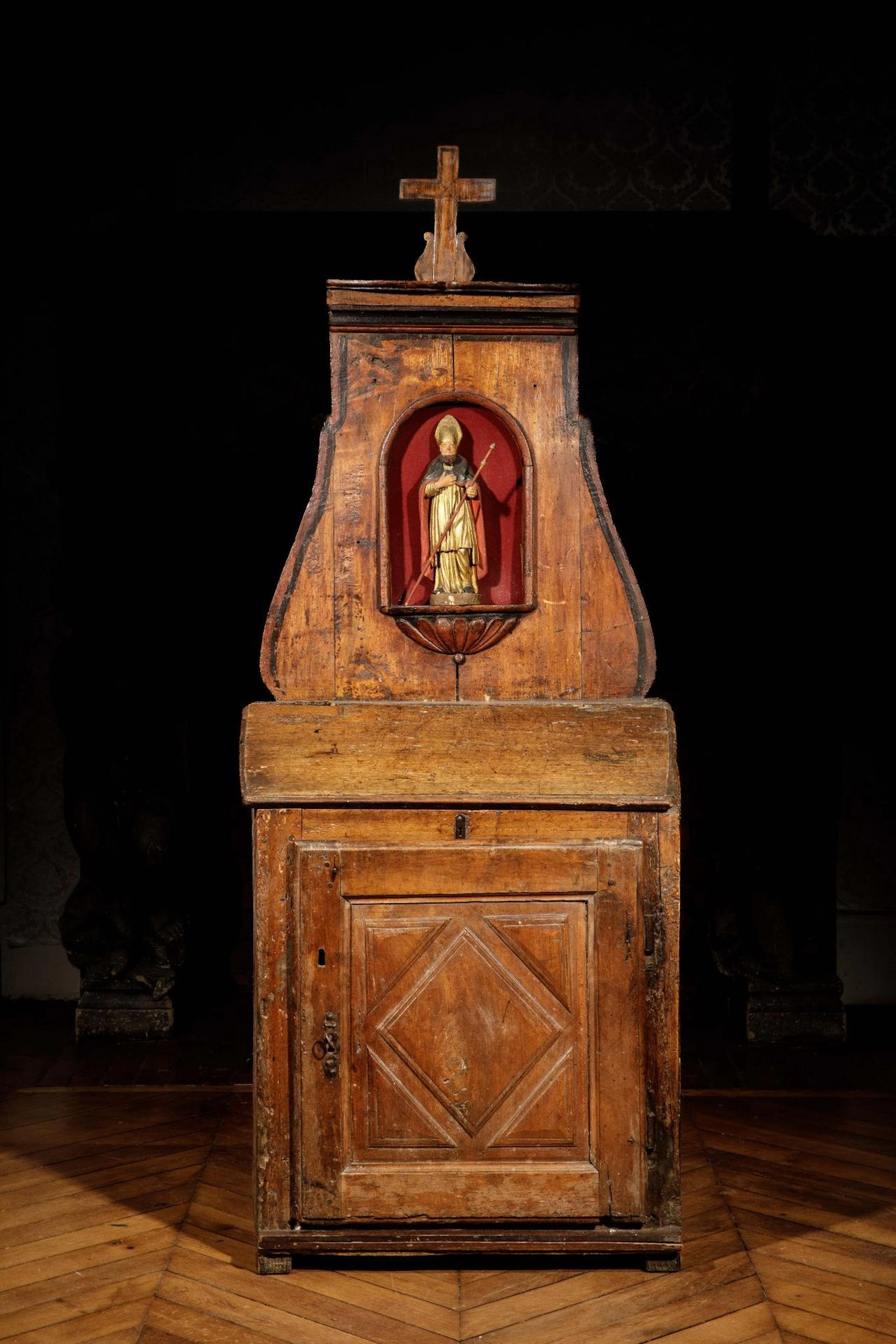 A carved, molded oak oratory surmounted by a cross, featurin - Lot 158