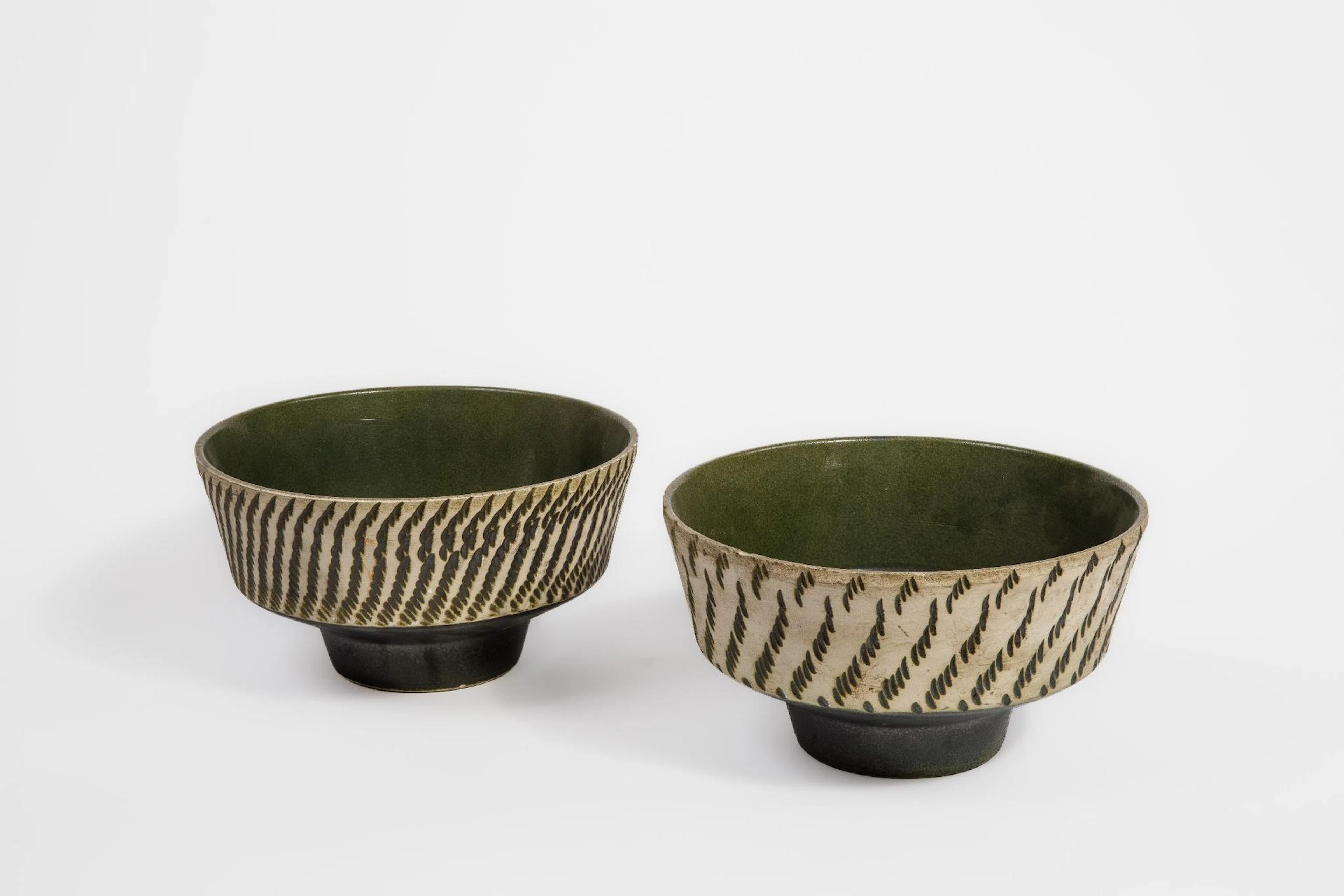 Pair of planters that can double as salad bowls, made of cre - Lot 95