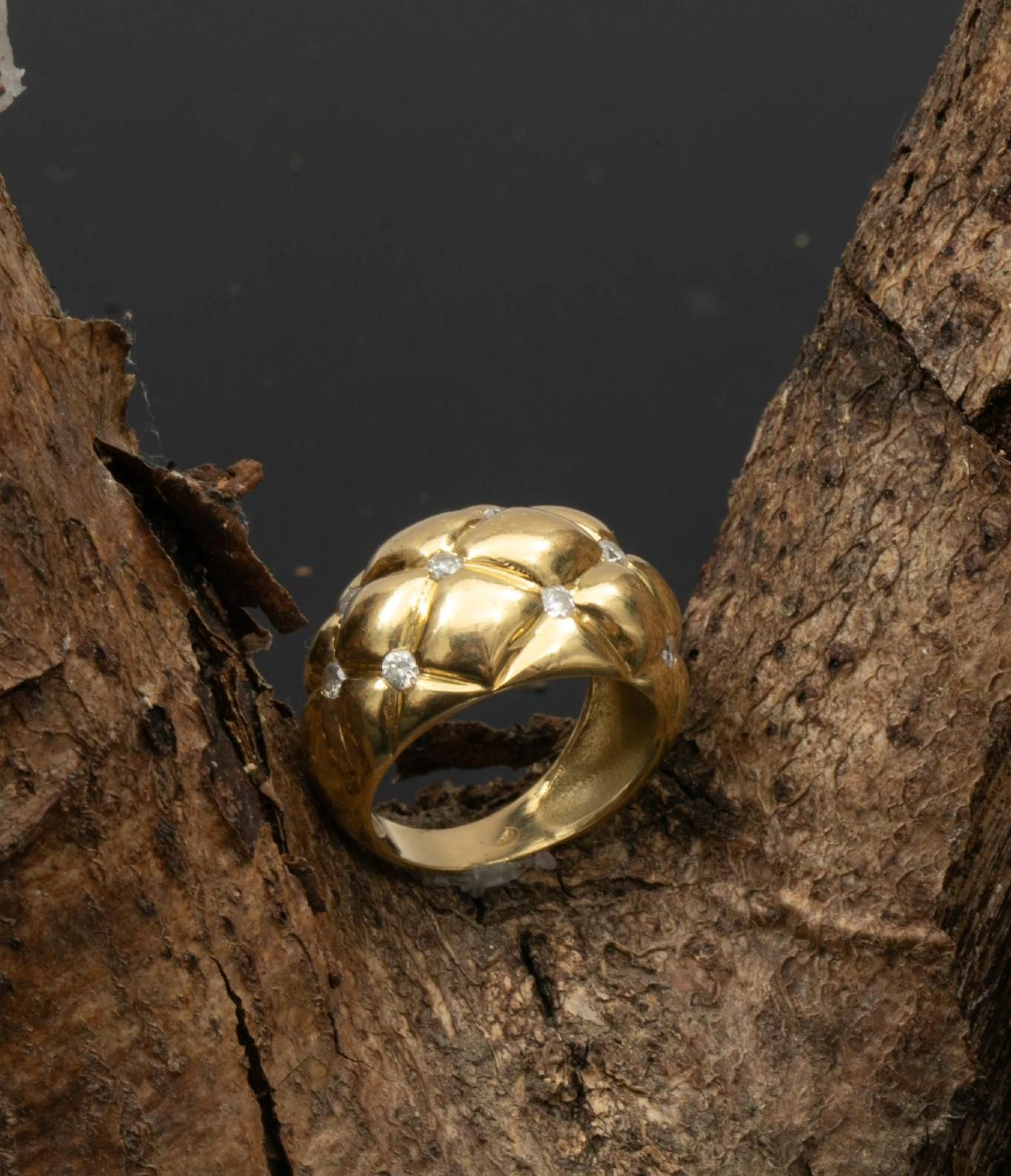 27/ In the Chanel style Quilted ring in yellow gold 750 thou - Lot 130