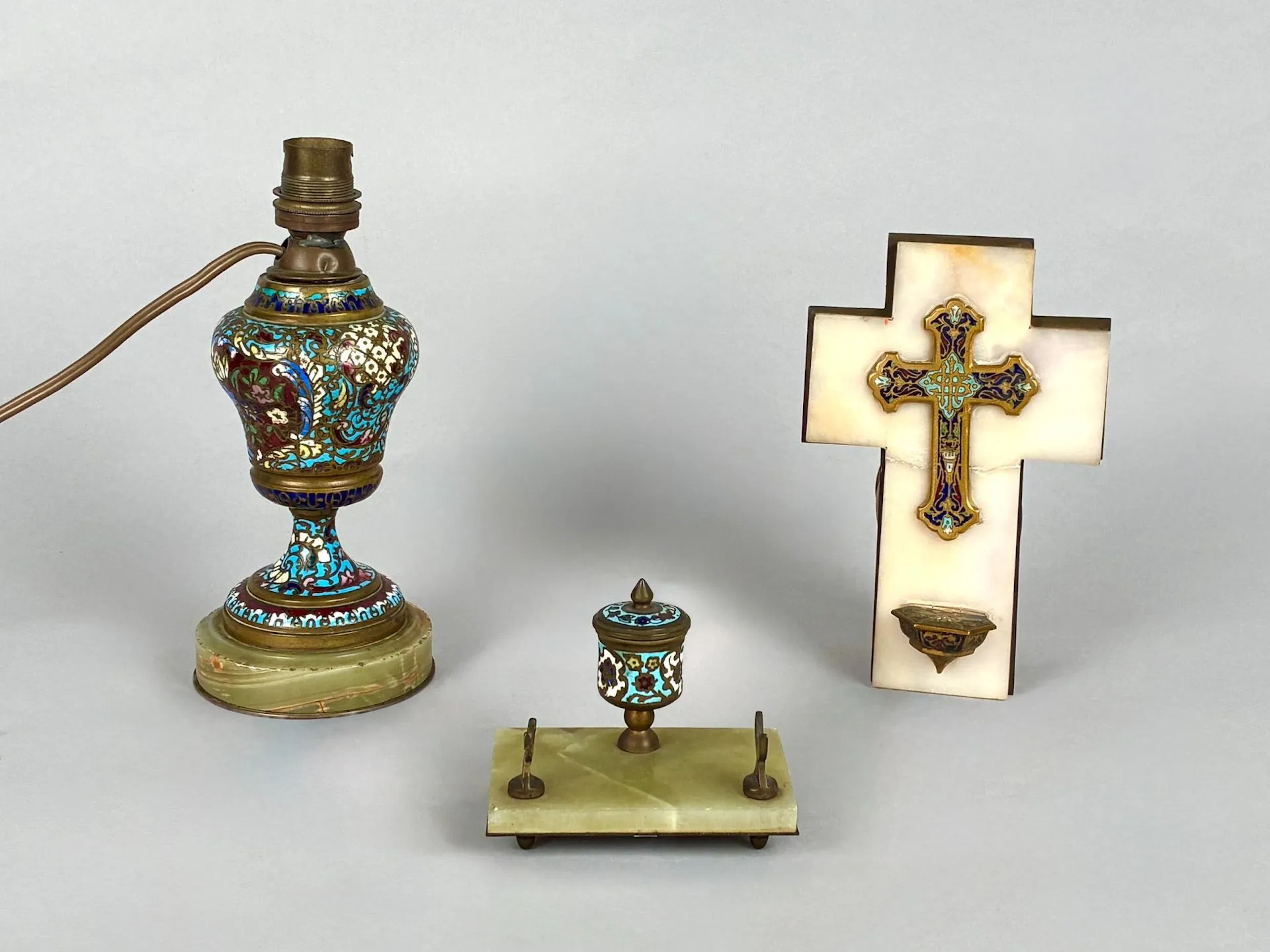 Set of three onyx and bronze cloisonné enamel objects, inclu - Lot 211