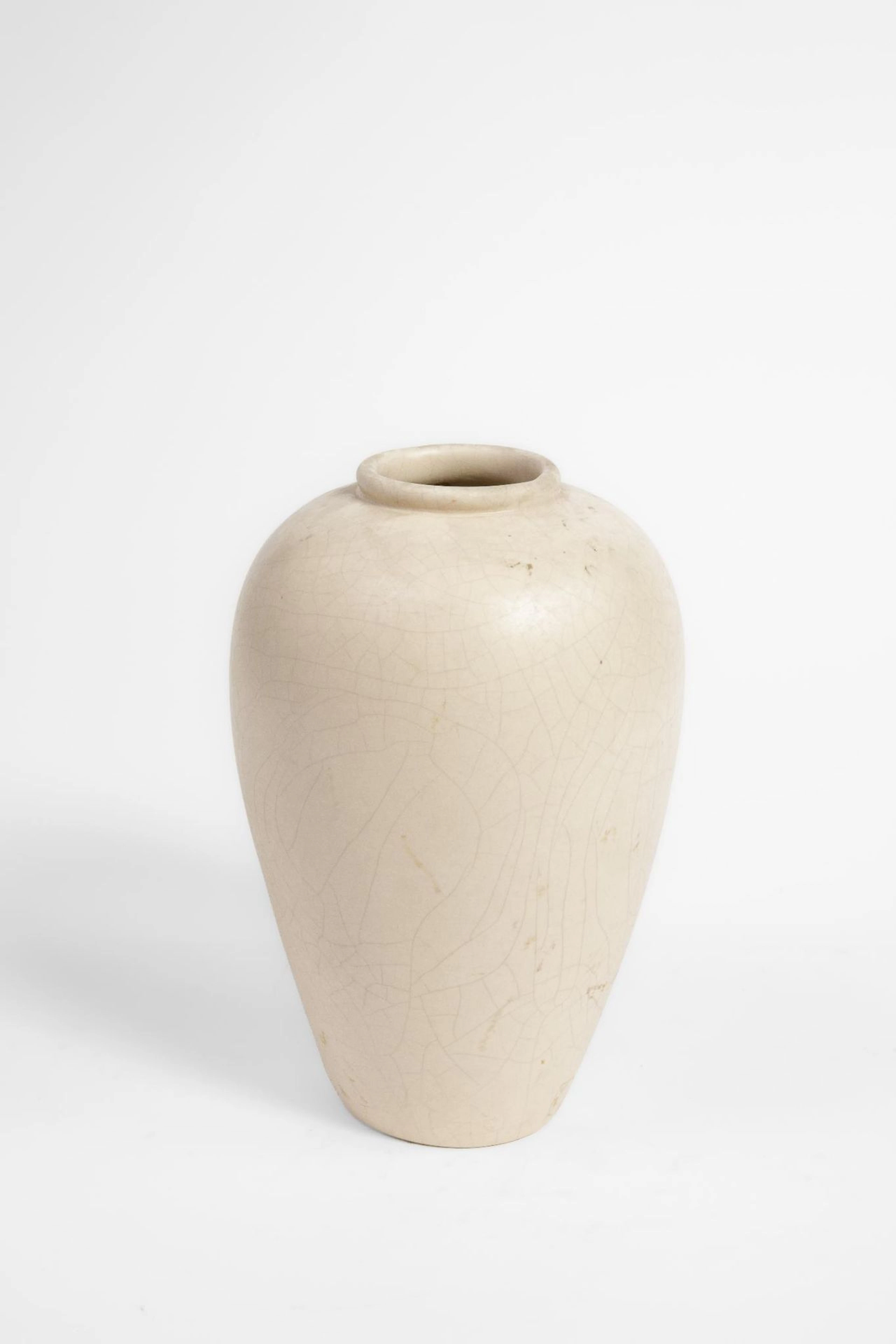Oval vase with a tapered neck, made of white crackled earthe - Lot 321