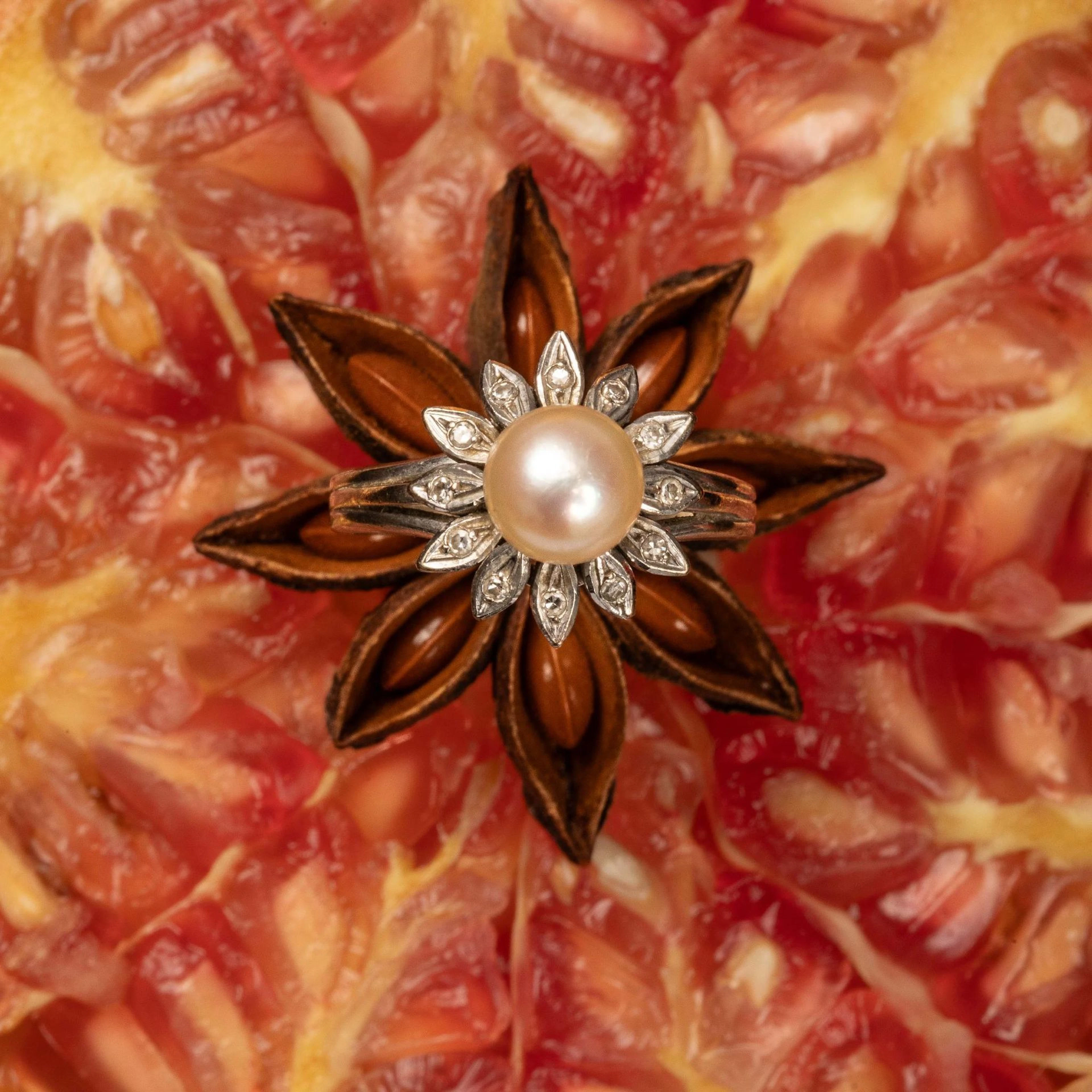 Ring in 750 thousandths white gold stylizing a flower center - Lot 73